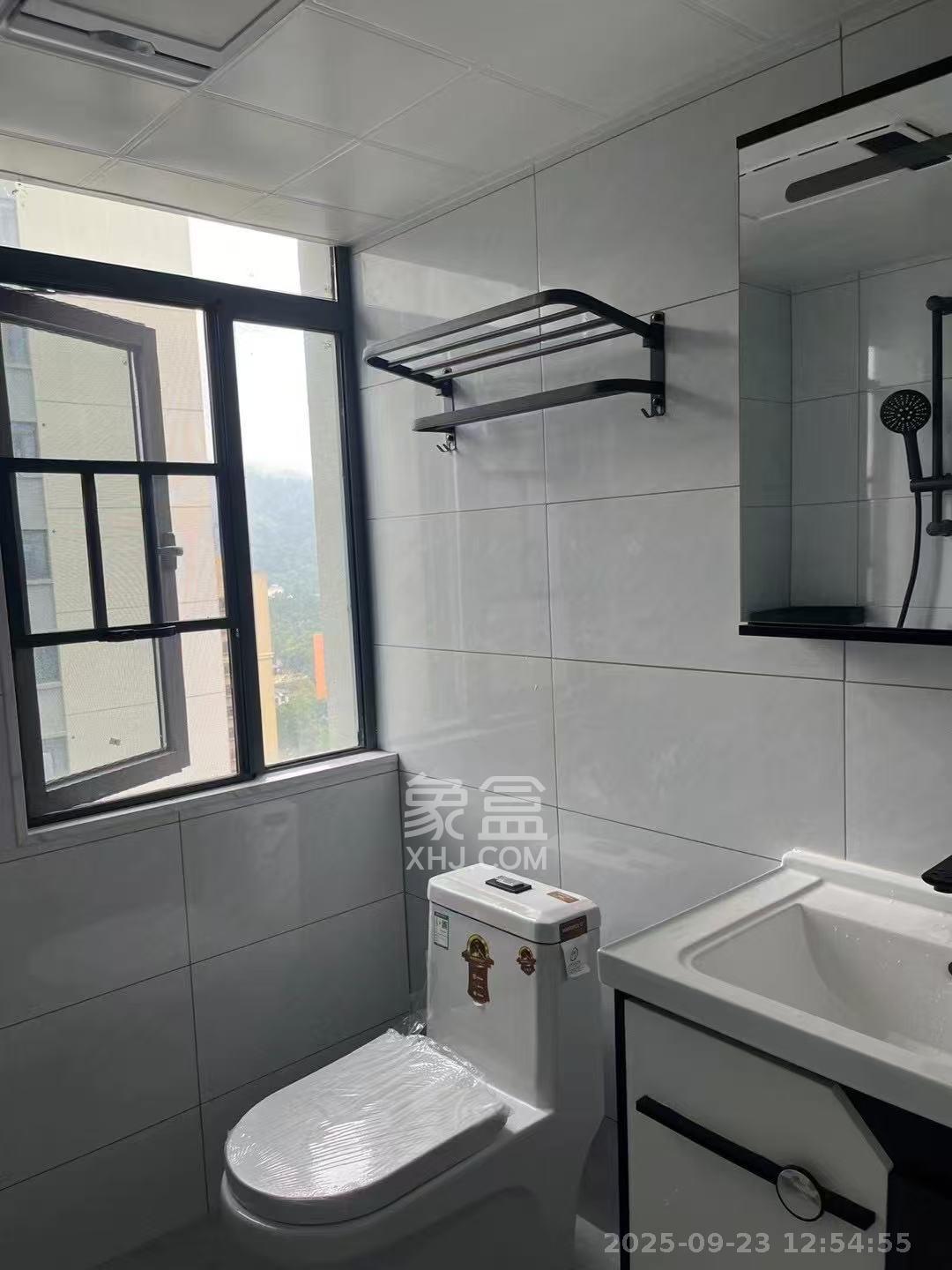 谷峰安置小区(惟德园) 3室2厅2卫 2700.0元/月 谷峰安置小区(惟德园) 3室2厅2卫 2700.0元/月室内图