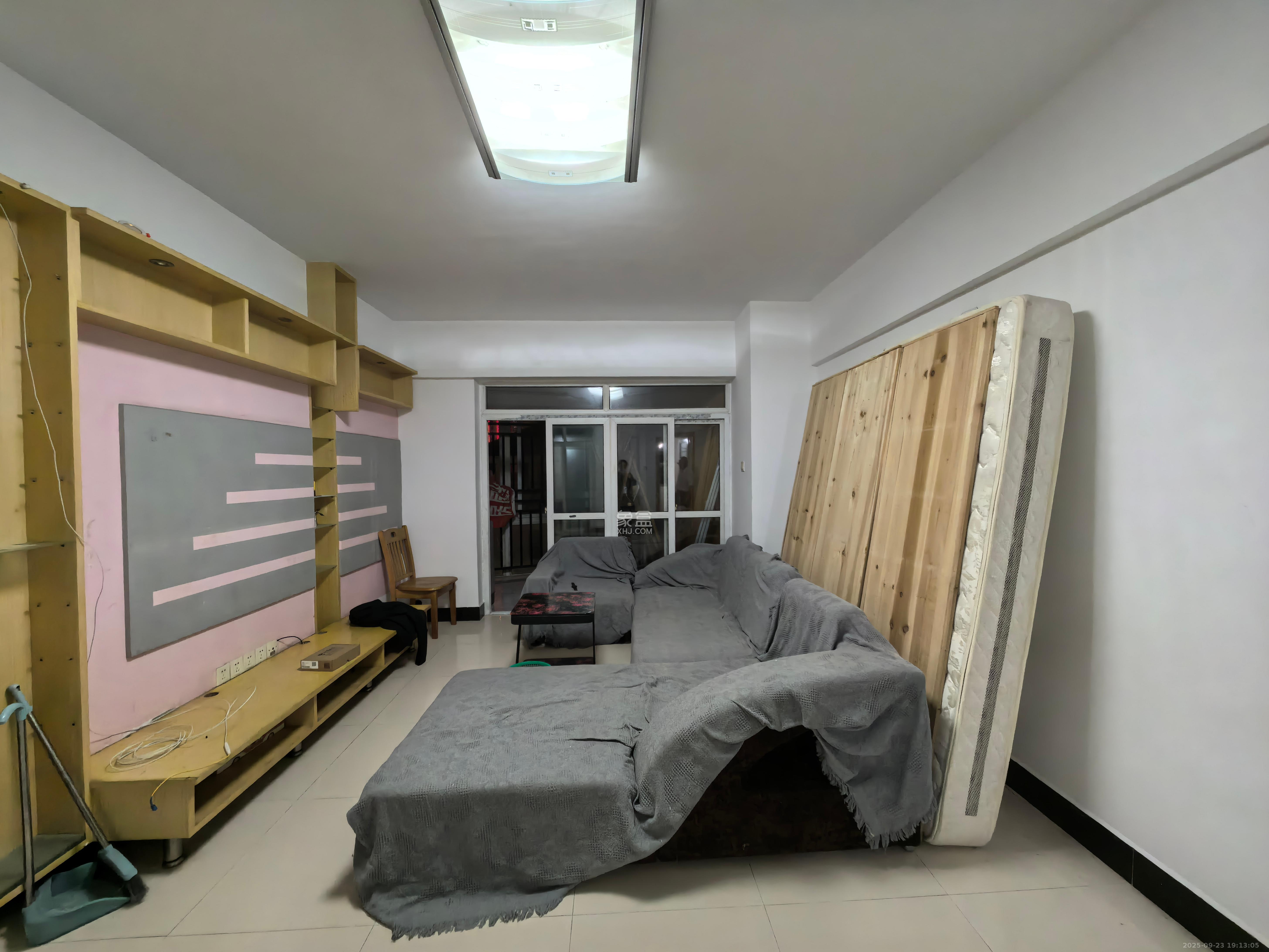 未来现代城  2室2厅1卫    1600.0元/月 未来现代城  2室2厅1卫    1600.0元/月