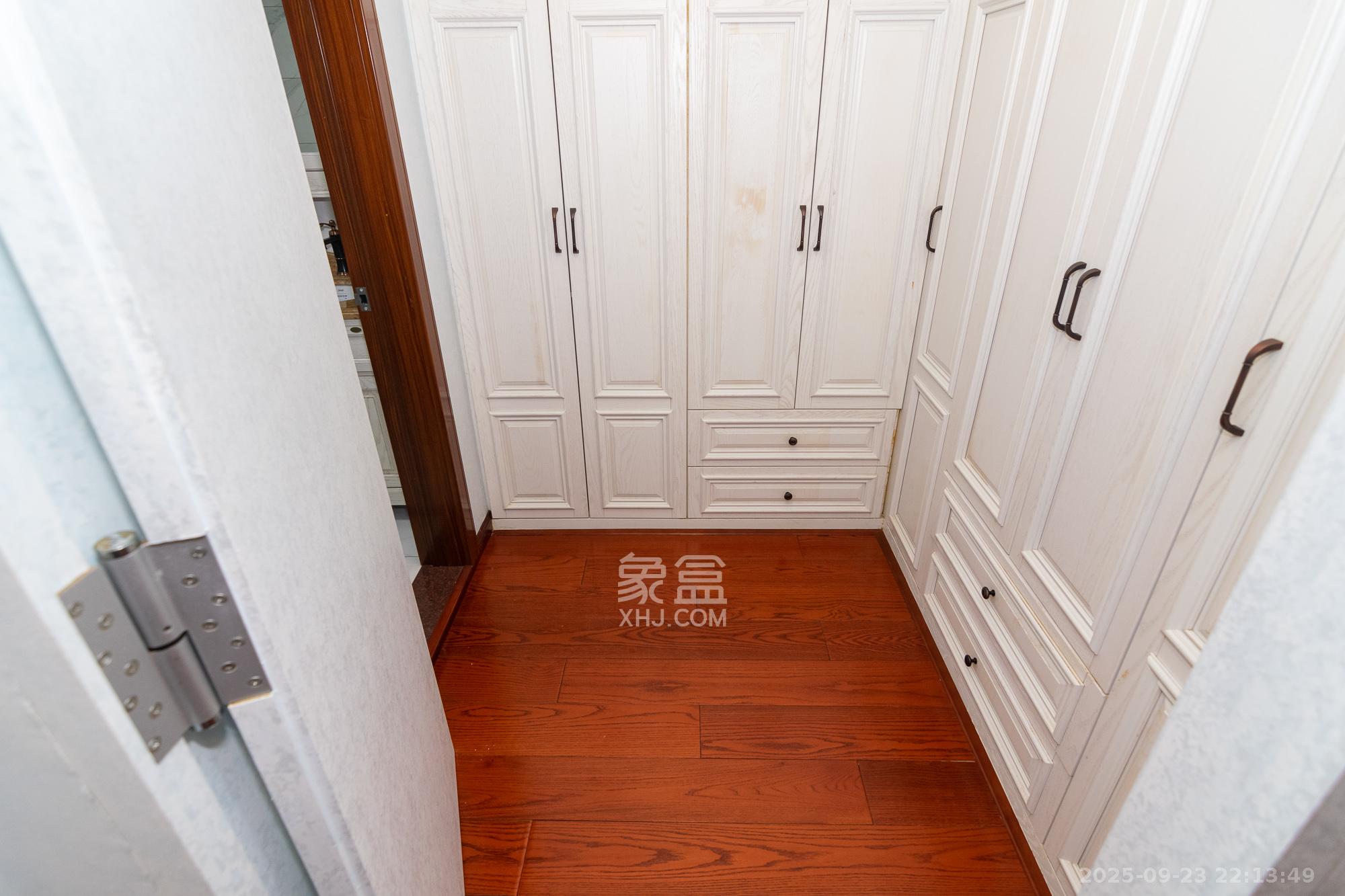 悦禧国际山庄 5室3厅4卫 438.0万 悦禧国际山庄 5室3厅4卫 438.0万其他