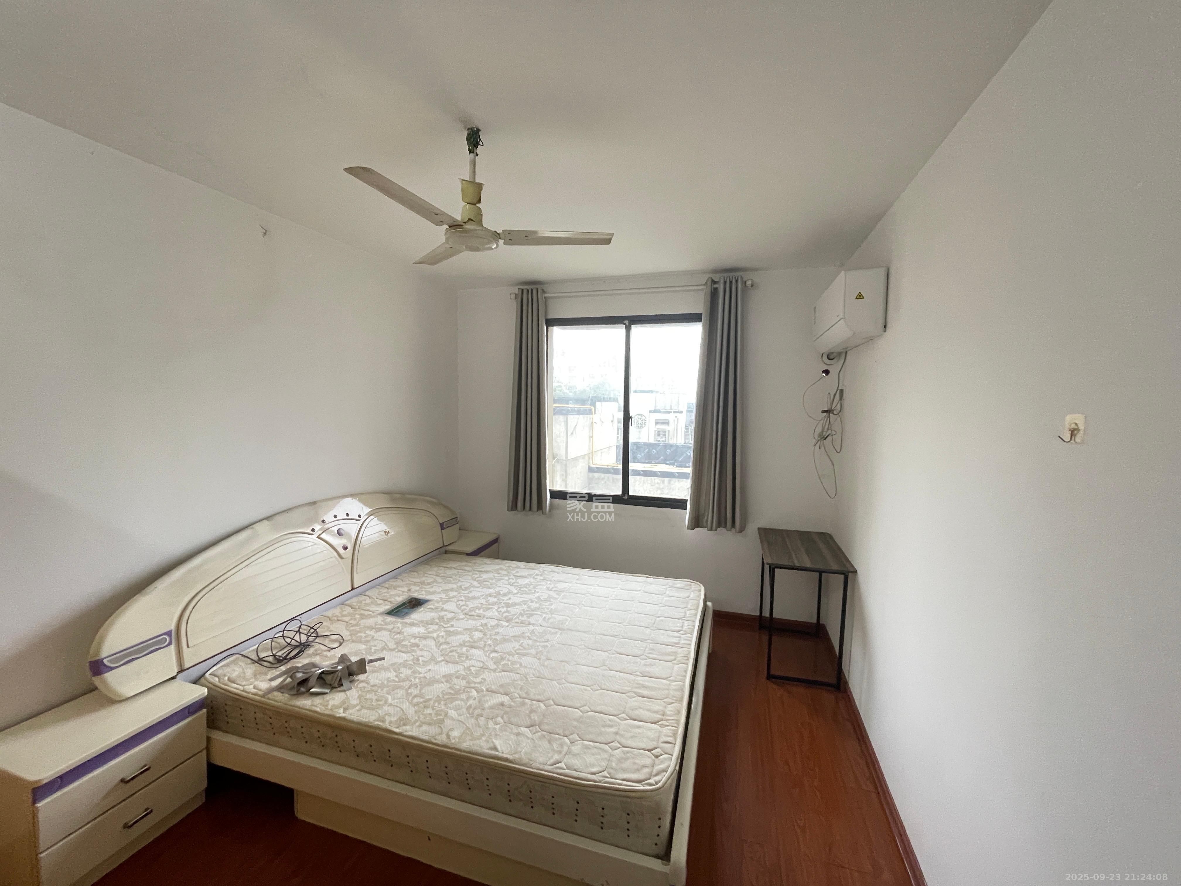 英才园三片  2室2厅1卫    1900.0元/月室内图