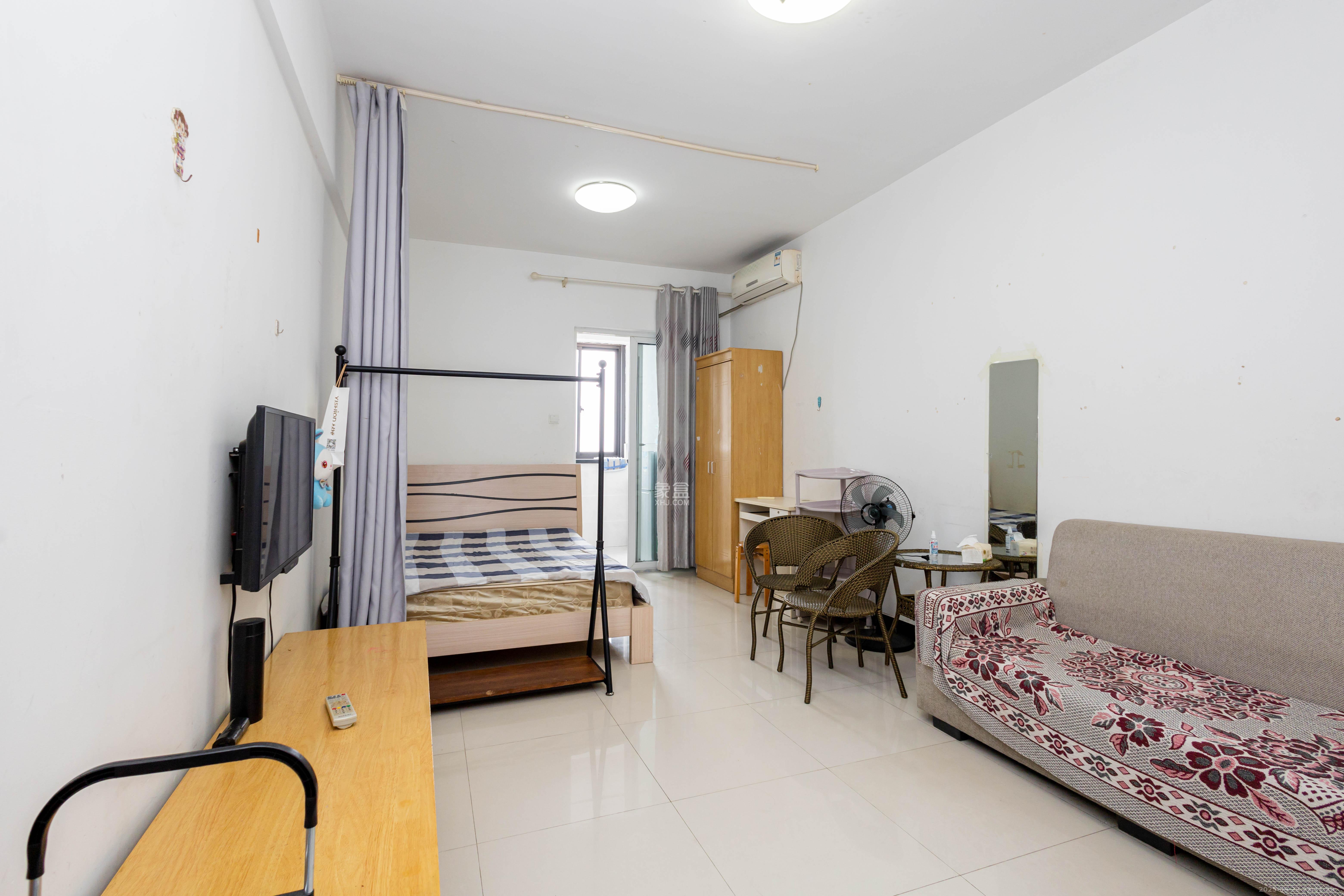 爵士湘  1室1厅1卫    16.8万 爵士湘  1室1厅1卫    16.8万客厅