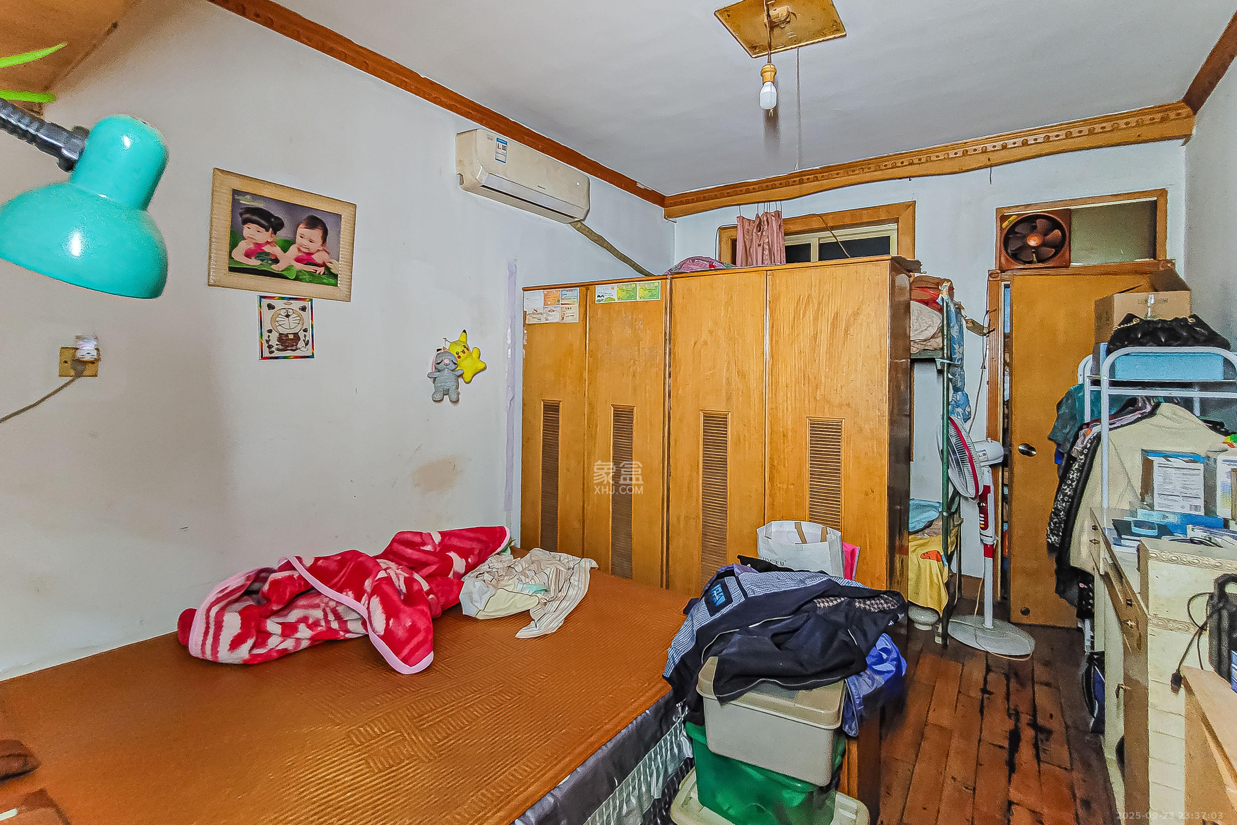 湖南第六工程有限公司机关小区(六公司机关大院) 3室2厅2卫 75.0万 湖南第六工程有限公司机关小区(六公司机关大院) 3室2厅2卫 75.0万卧室