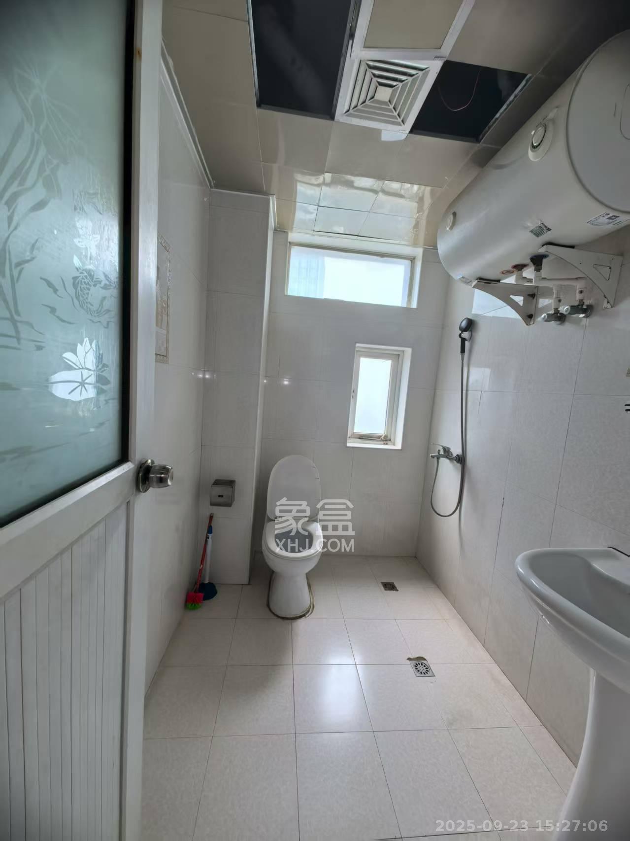 长宝1667  3室2厅2卫    5000.0元/月室内图