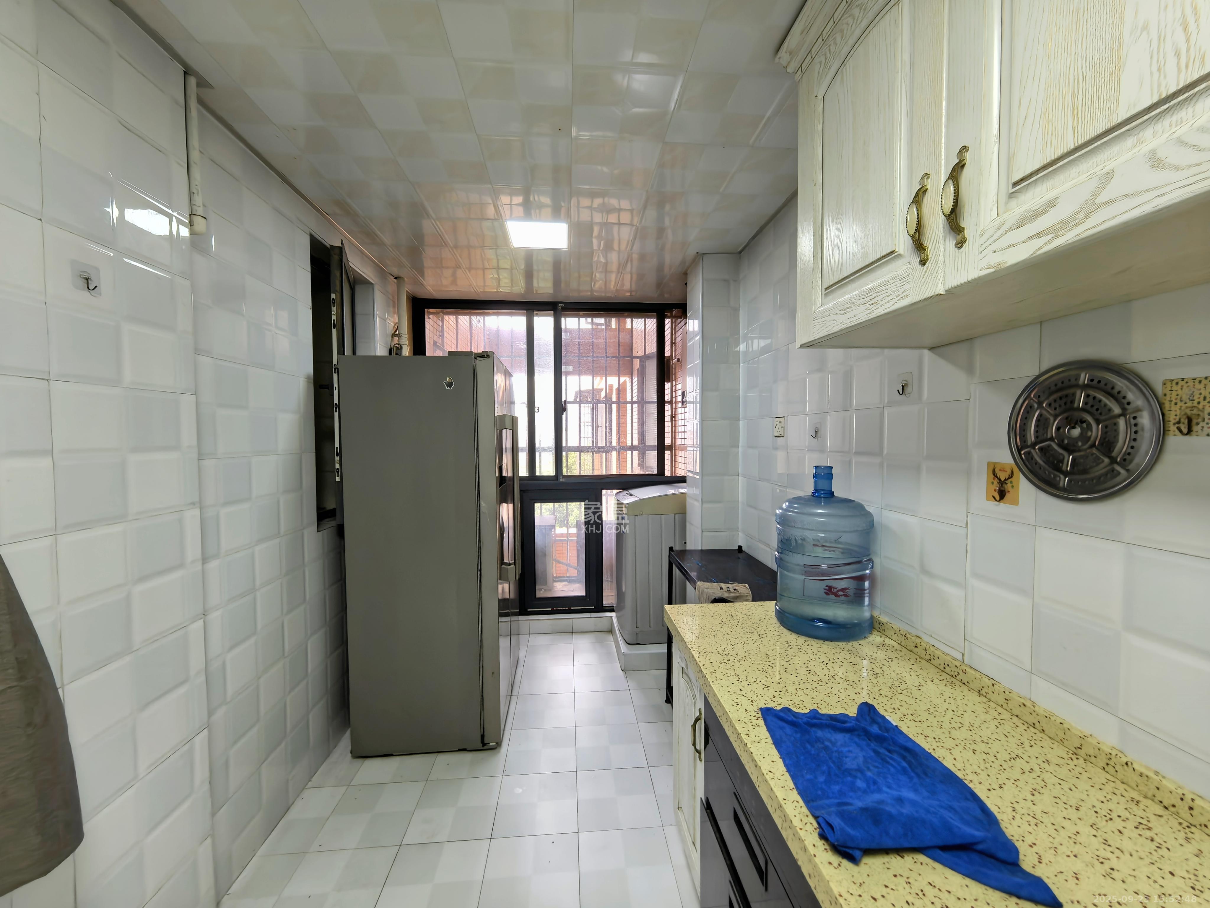 中城丽景香山园 3室2厅2卫 2900.0元/月 中城丽景香山园 3室2厅2卫 2900.0元/月室内图