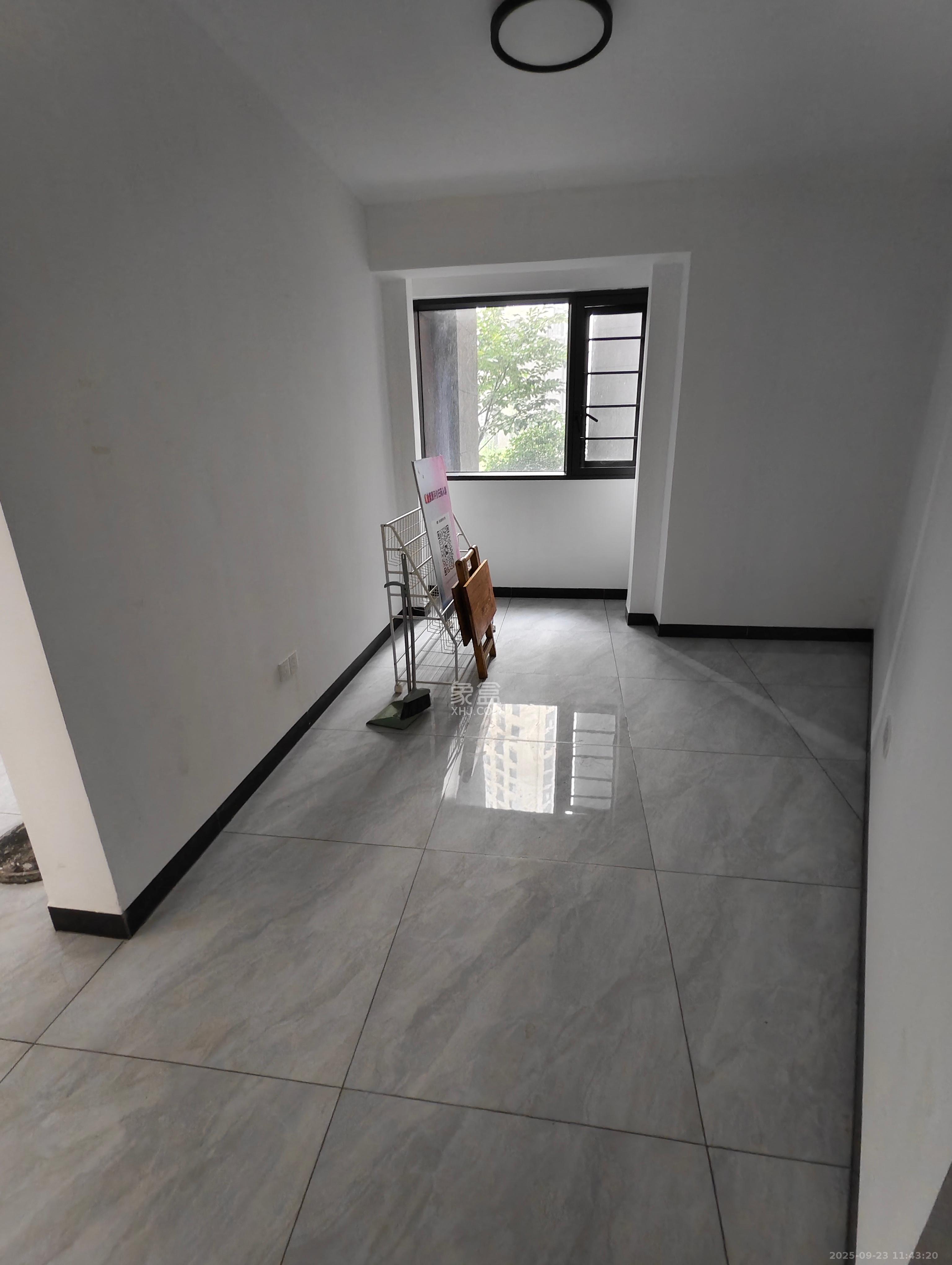 明发阅江悦府 4室2厅2卫 2500.0元/月 明发阅江悦府 4室2厅2卫 2500.0元/月室内图