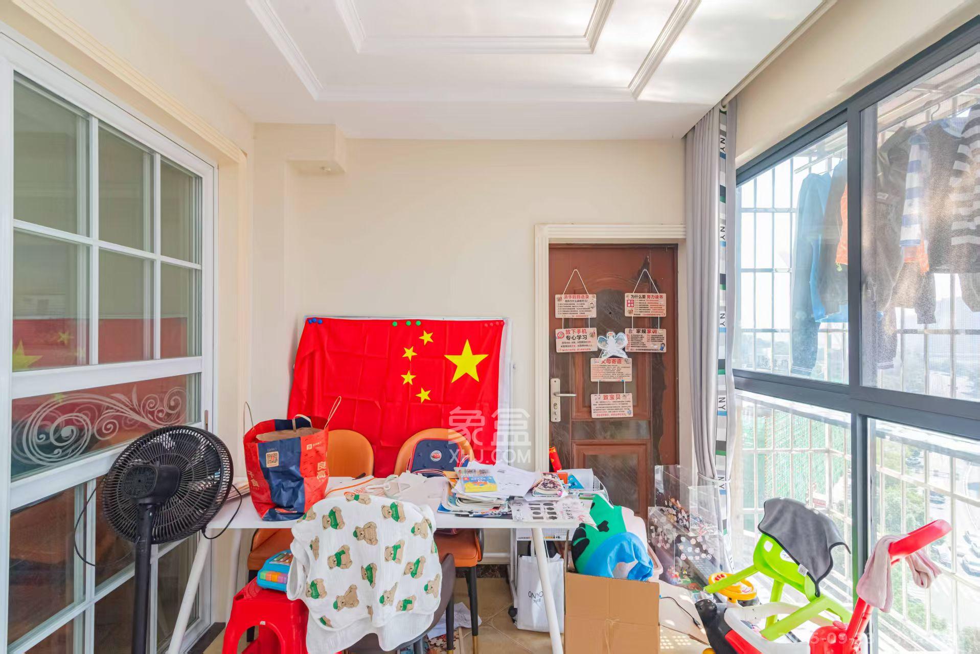 庄园心伽泊 3室2厅2卫 2800.0元/月 庄园心伽泊 3室2厅2卫 2800.0元/月室内图