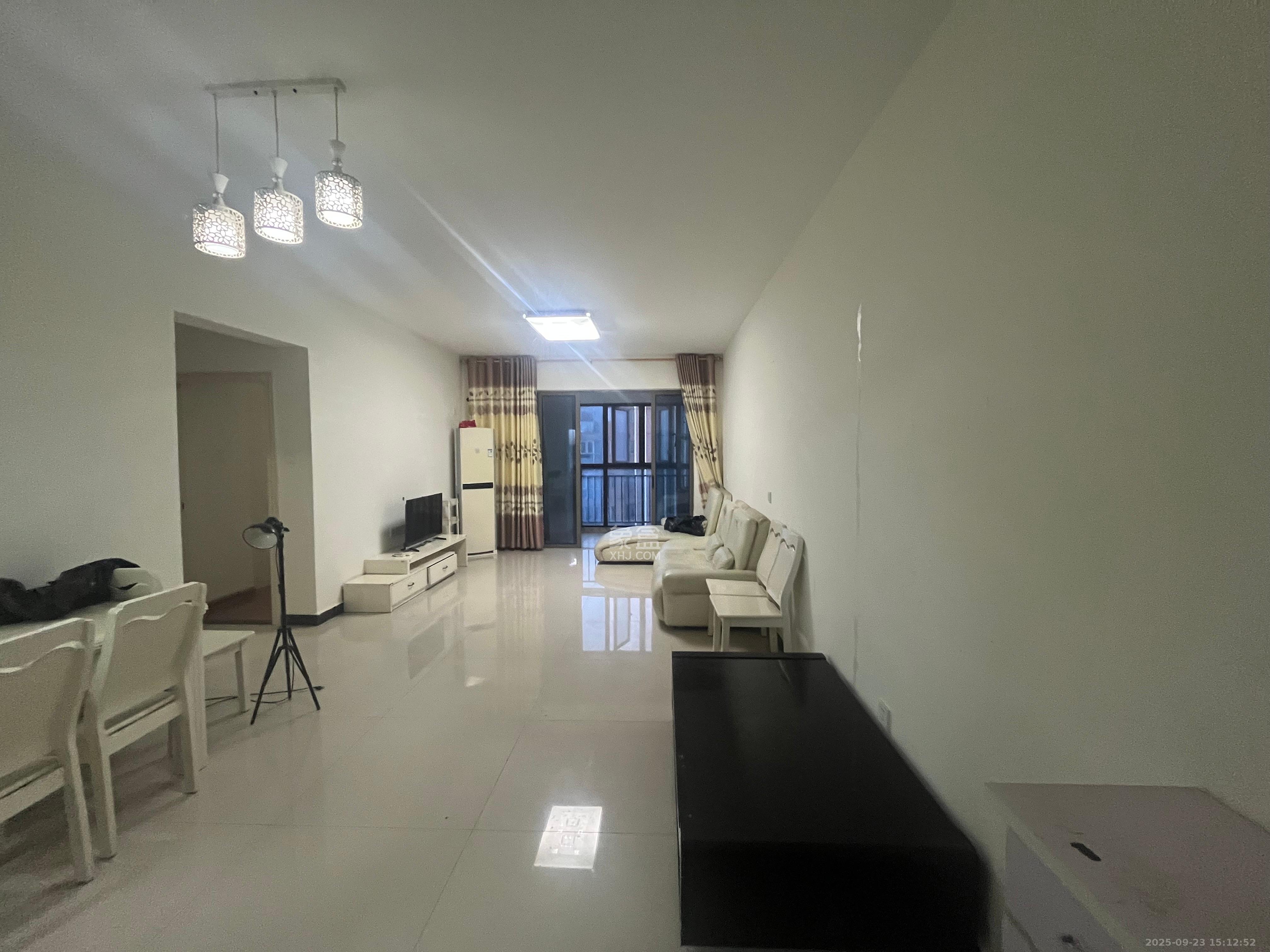 富兴嘉城(富兴汇中央) 2室2厅1卫 1900.0元/月 富兴嘉城(富兴汇中央) 2室2厅1卫 1900.0元/月室内图