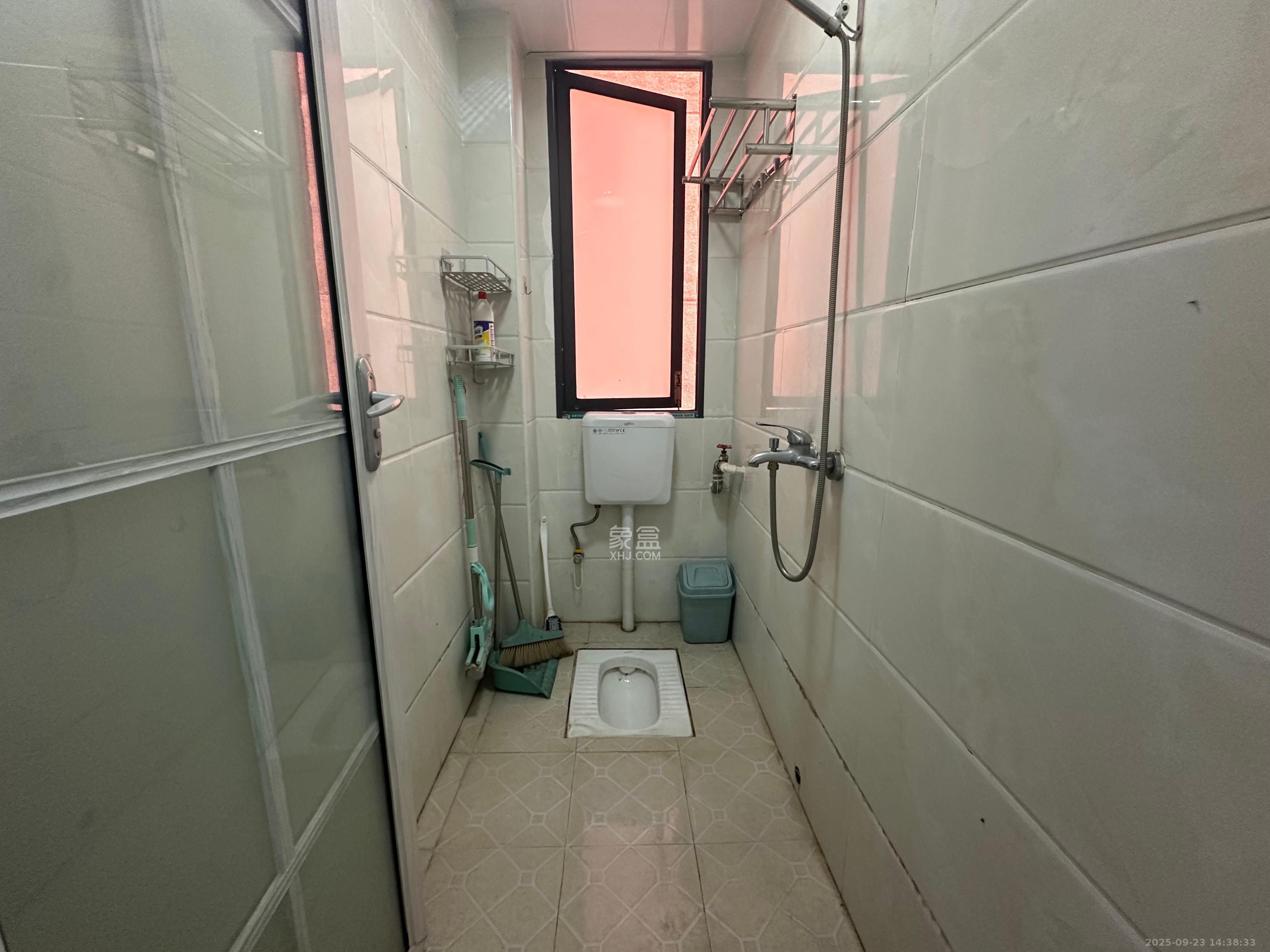 湘粮机械厂宿舍  1室0厅0卫    1400.0元/月室内图