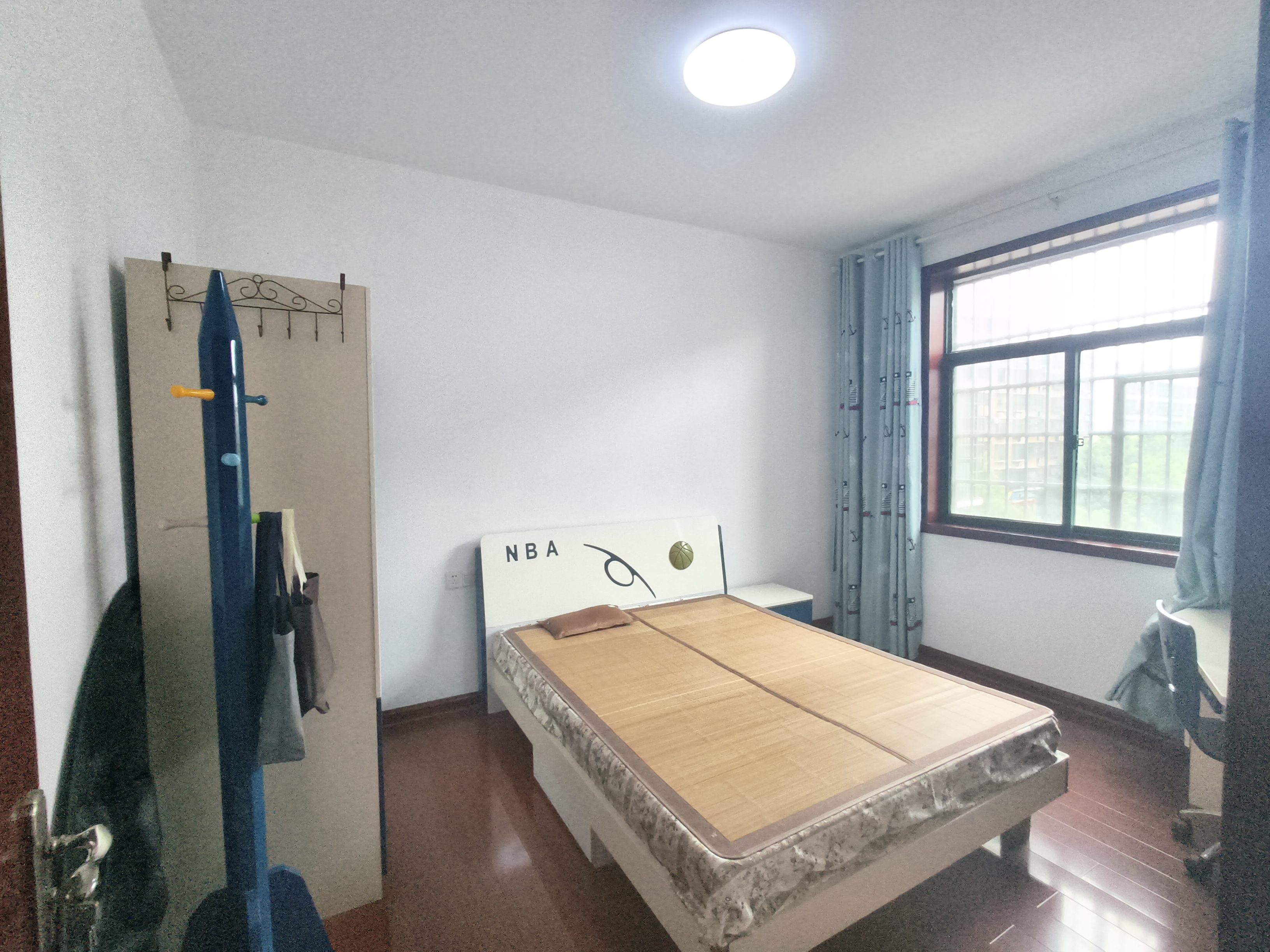 水木华庭 3室2厅2卫 60.0万 水木华庭 3室2厅2卫 60.0万卧室