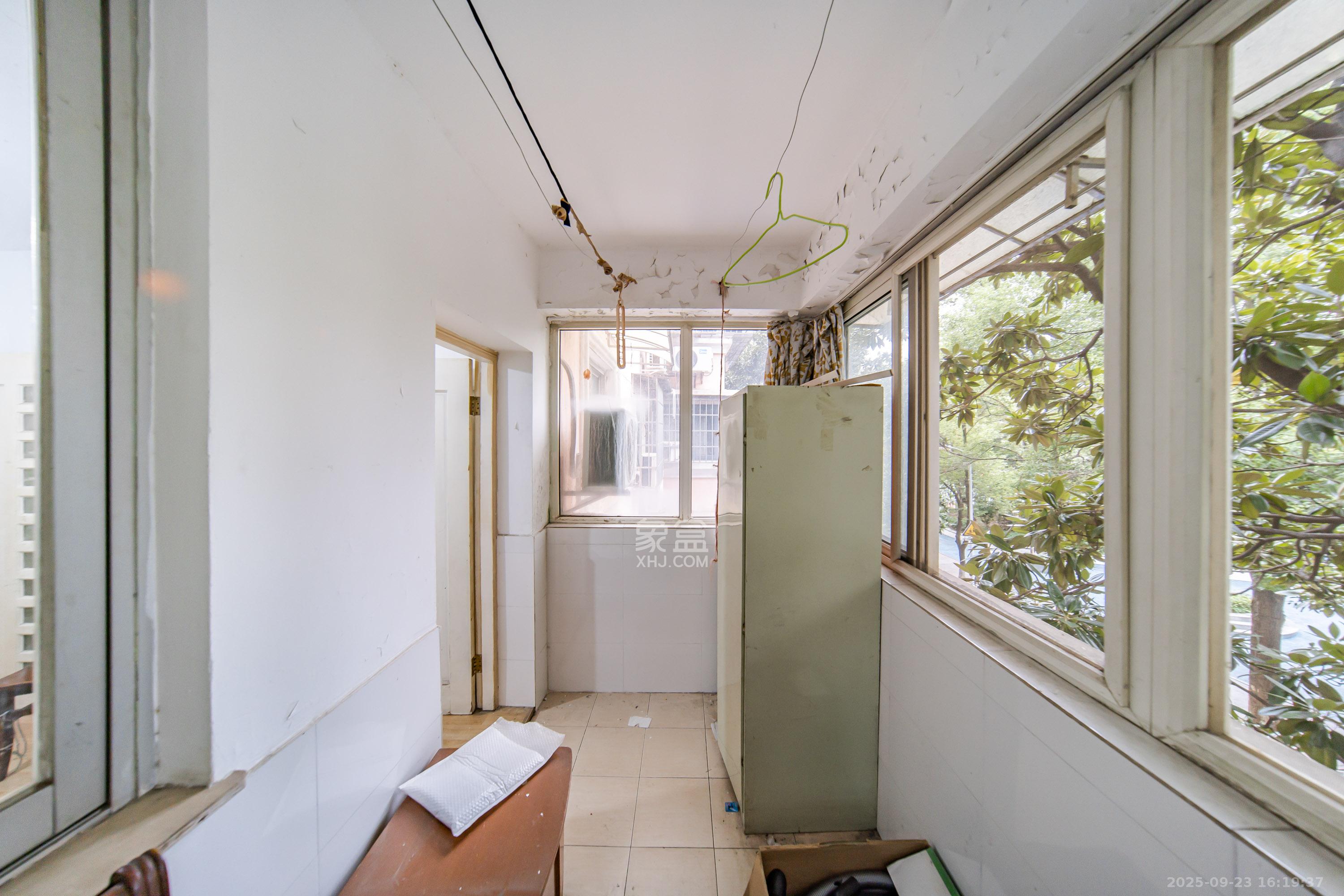 科教新村 3室2厅1卫 106.0万 科教新村 3室2厅1卫 106.0万阳台