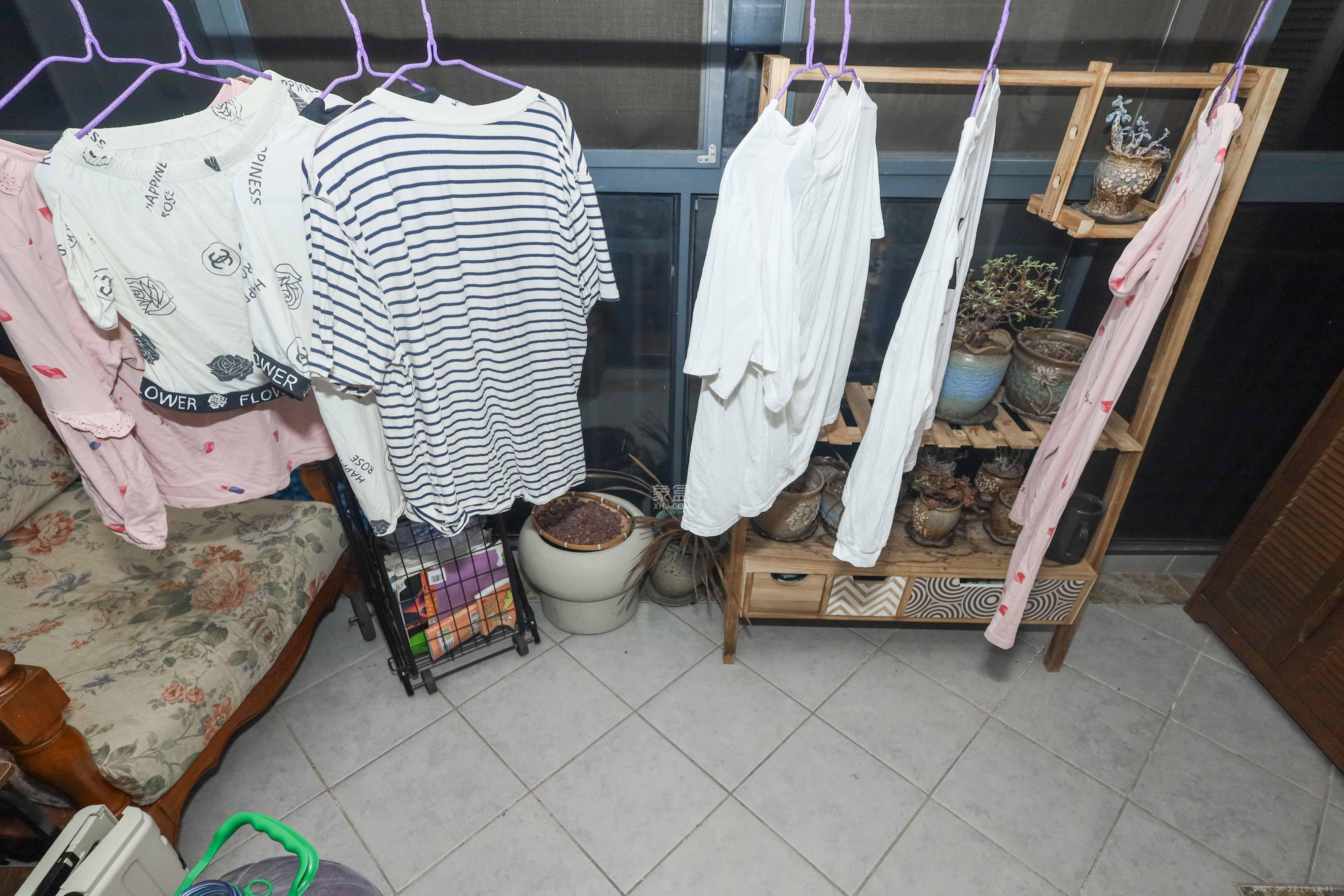 保利麓谷林语B区 3室2厅2卫 105.0万 保利麓谷林语B区 3室2厅2卫 105.0万阳台