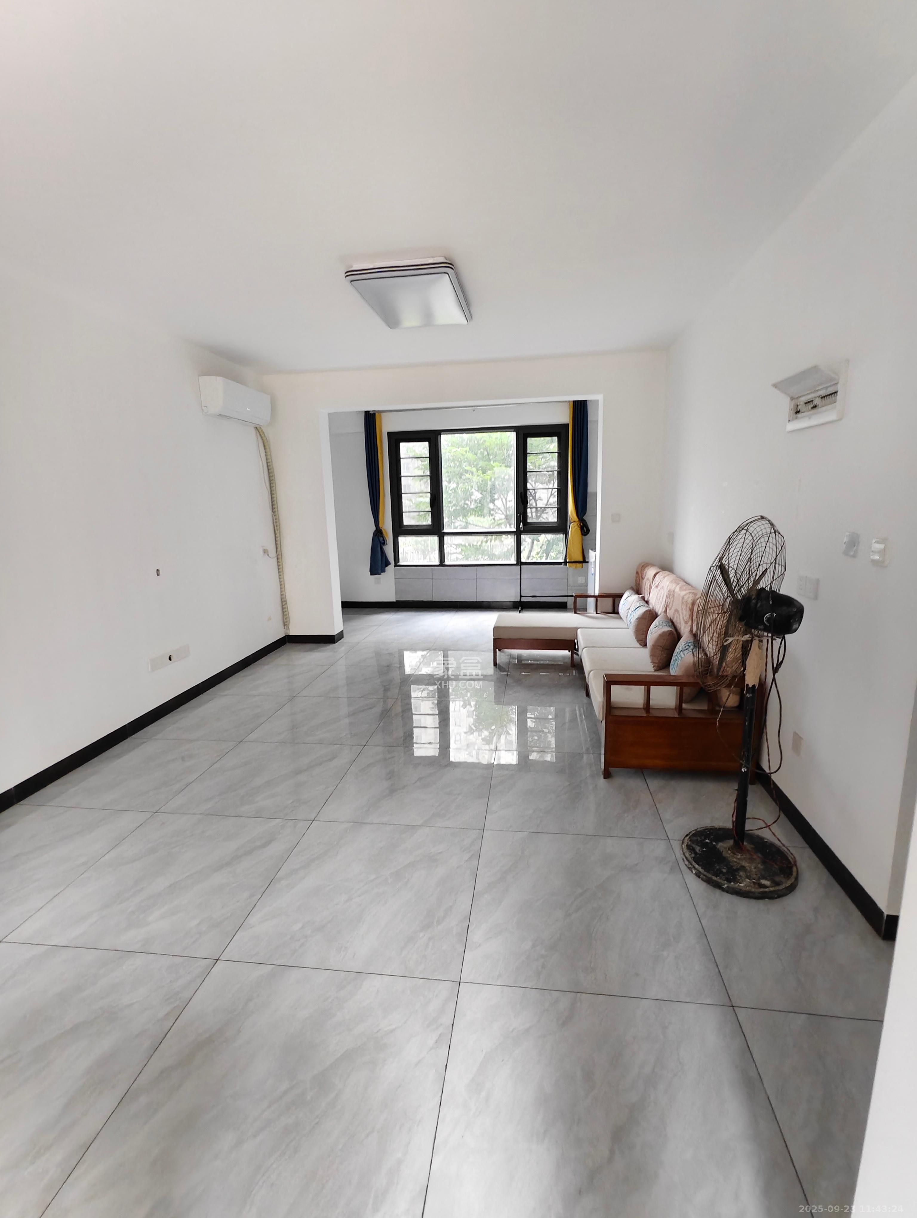 明发阅江悦府 4室2厅2卫 2500.0元/月 明发阅江悦府 4室2厅2卫 2500.0元/月室内图