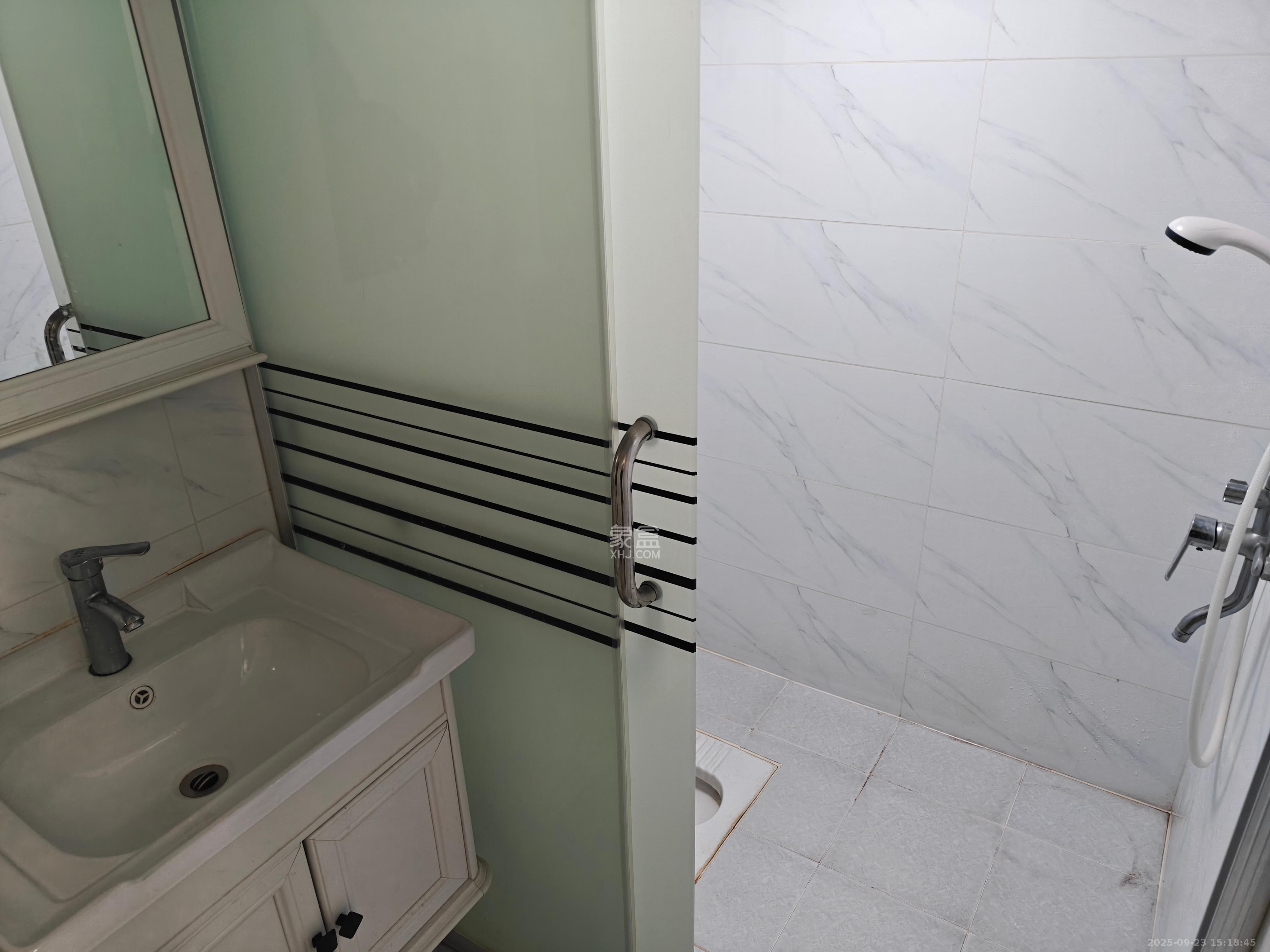 天凯东苑 1室1厅1卫 1200.0元/月 天凯东苑 1室1厅1卫 1200.0元/月室内图