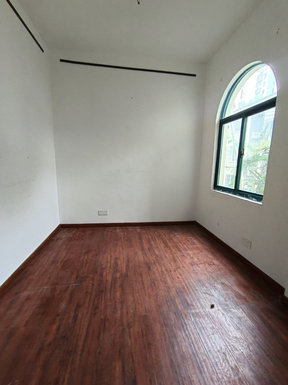 龙园别墅 6室3厅1卫 9900.0元/月 龙园别墅 6室3厅1卫 9900.0元/月室内图