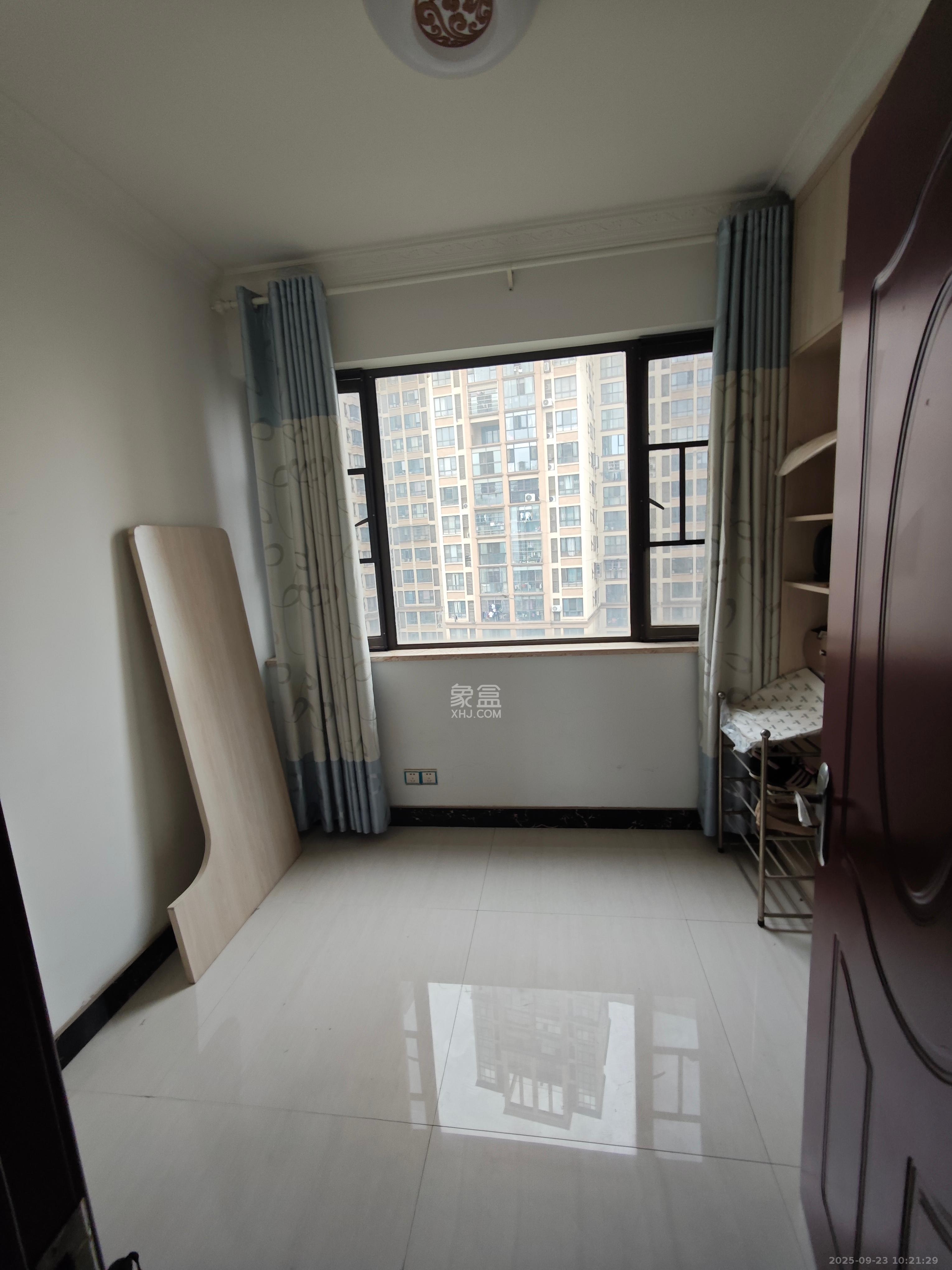 佳兆业水岸新都  3室2厅2卫    2000.0元/月室内图