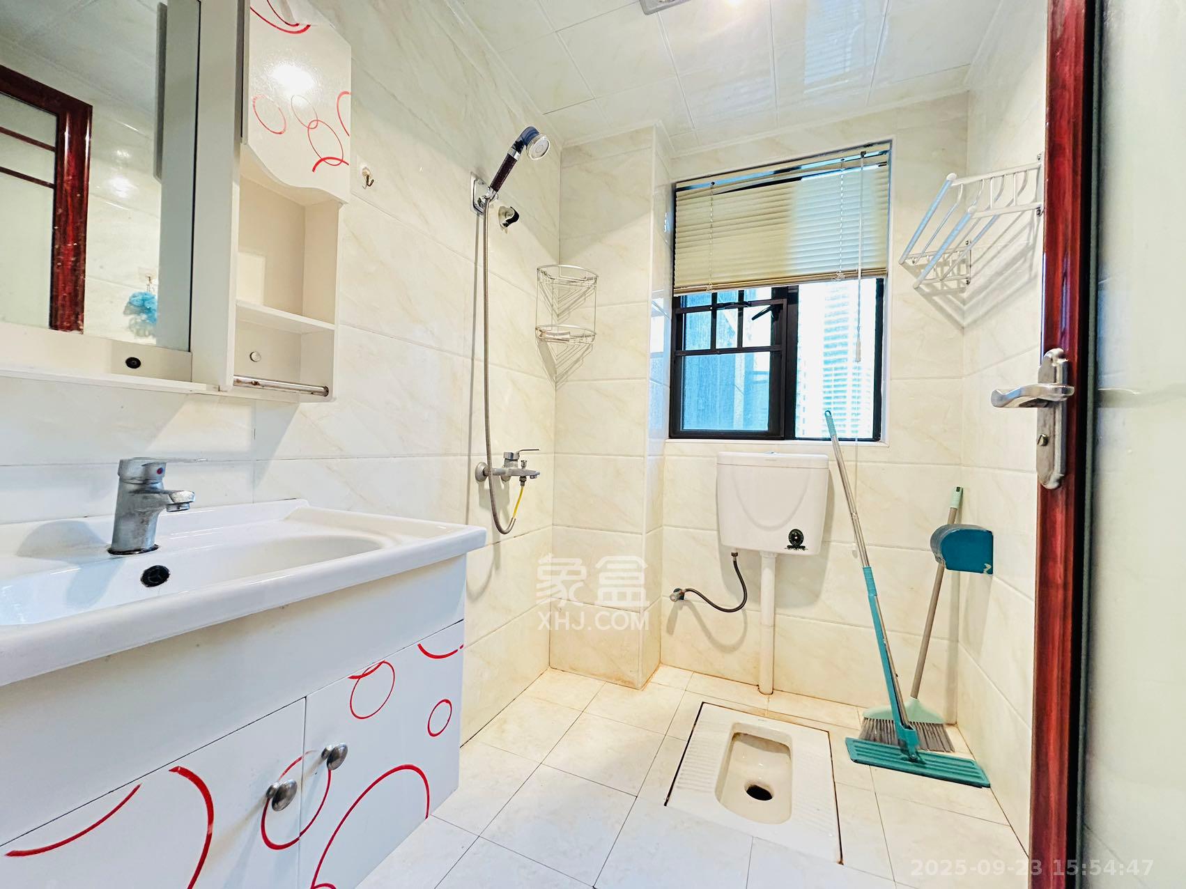 中国铁建梅溪青秀二期  3室2厅2卫    2200.0元/月室内图