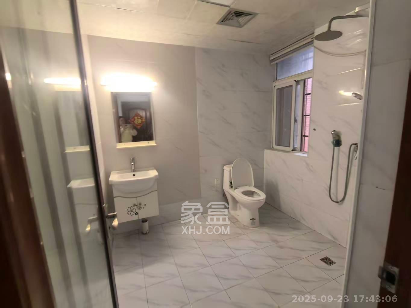 凯富漫城  3室2厅2卫    1400.0元/月室内图