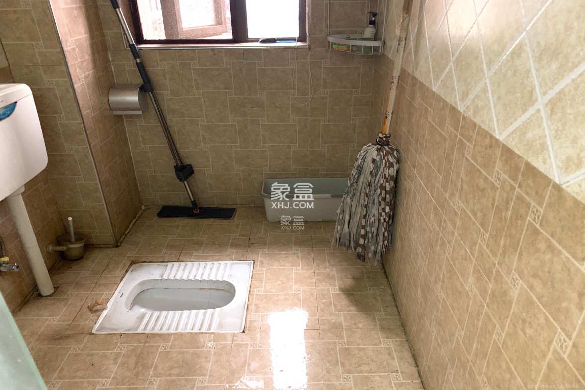 水岸世景  3室2厅2卫    2200.0元/月 水岸世景  3室2厅2卫    2200.0元/月室内图