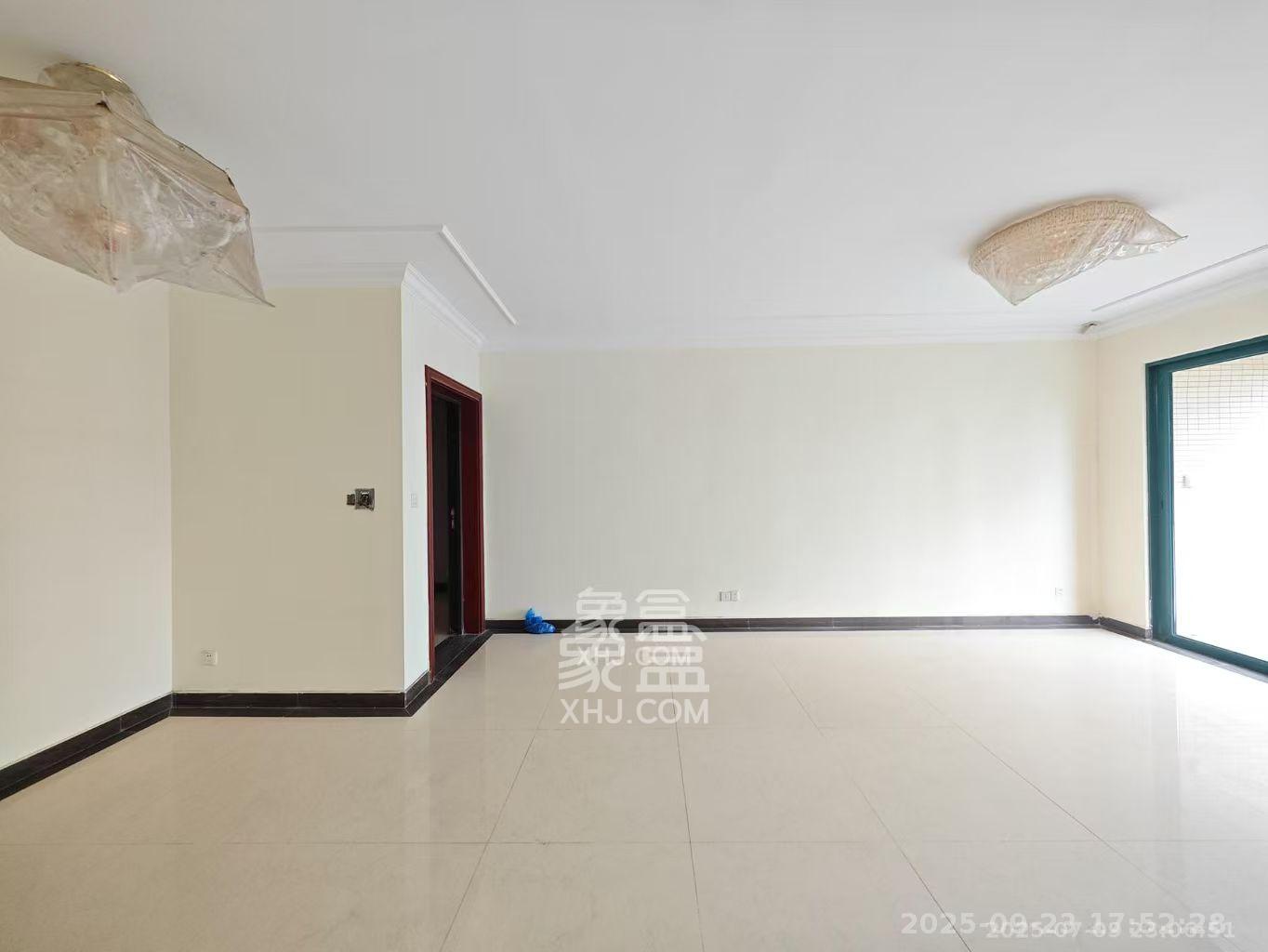 恒大城  4室2厅2卫    2600.0元/月 恒大城  4室2厅2卫    2600.0元/月