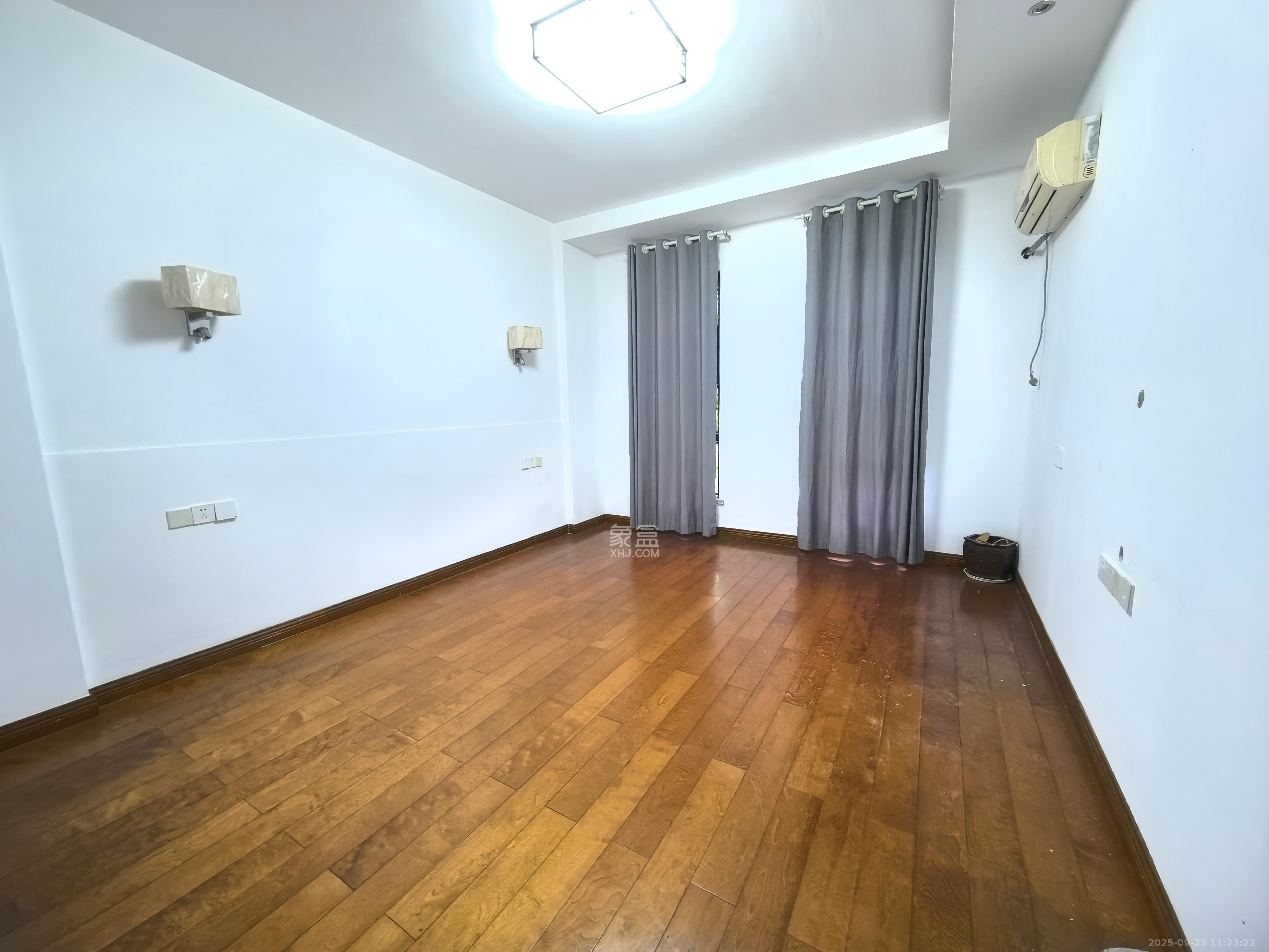 万科城 5室2厅2卫 10000.0元/月 万科城 5室2厅2卫 10000.0元/月室内图