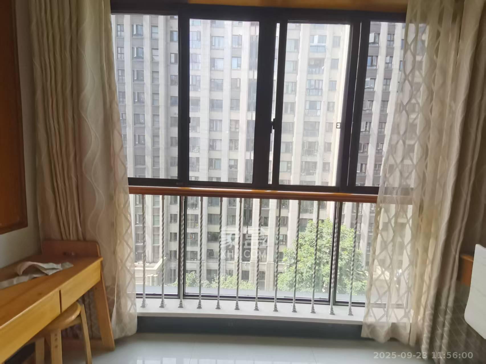 金茂梅溪湖 3室2厅1卫 2500.0元/月 金茂梅溪湖 3室2厅1卫 2500.0元/月室内图