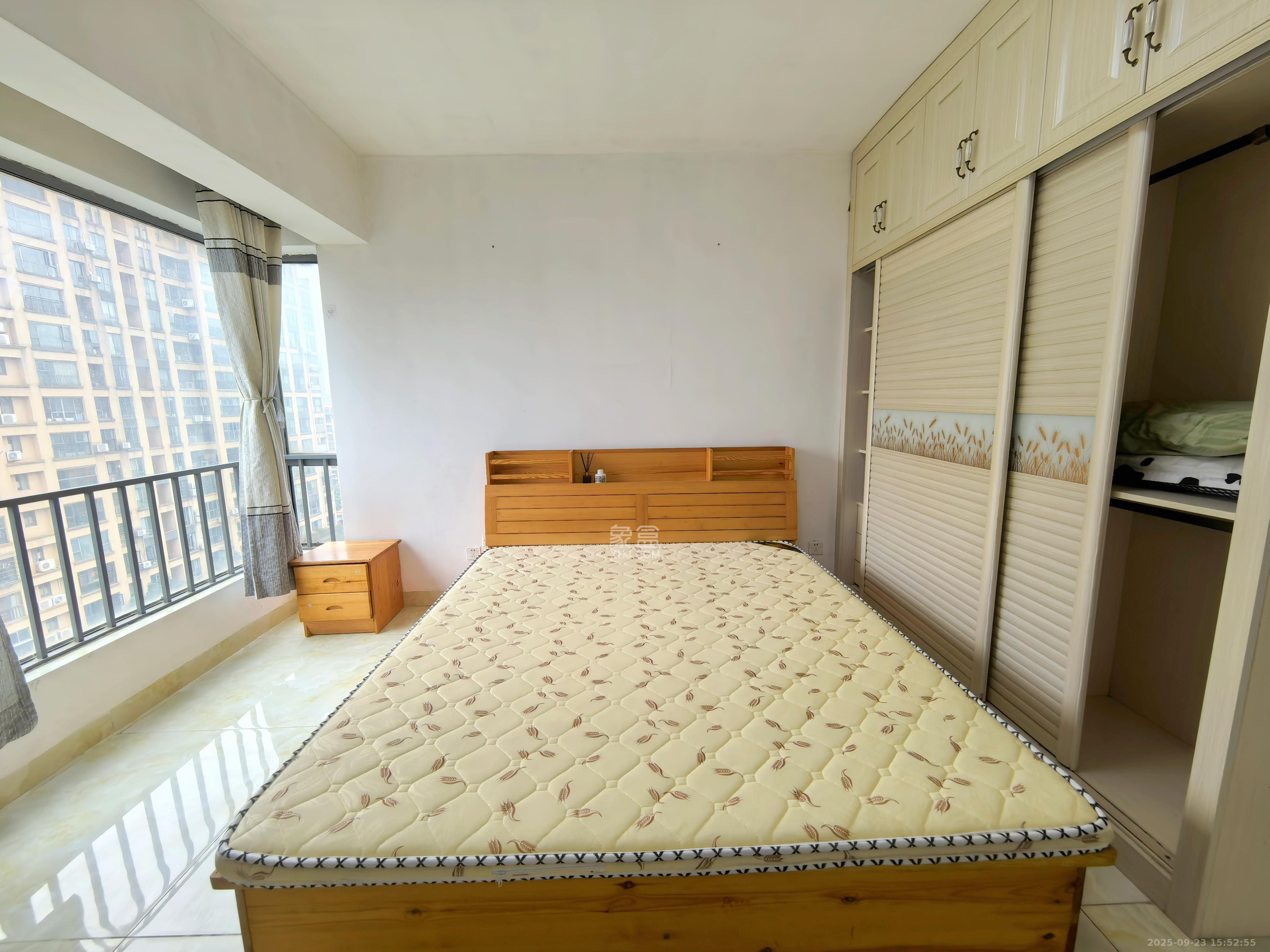 中城丽景香山园 3室2厅2卫 2900.0元/月 中城丽景香山园 3室2厅2卫 2900.0元/月室内图