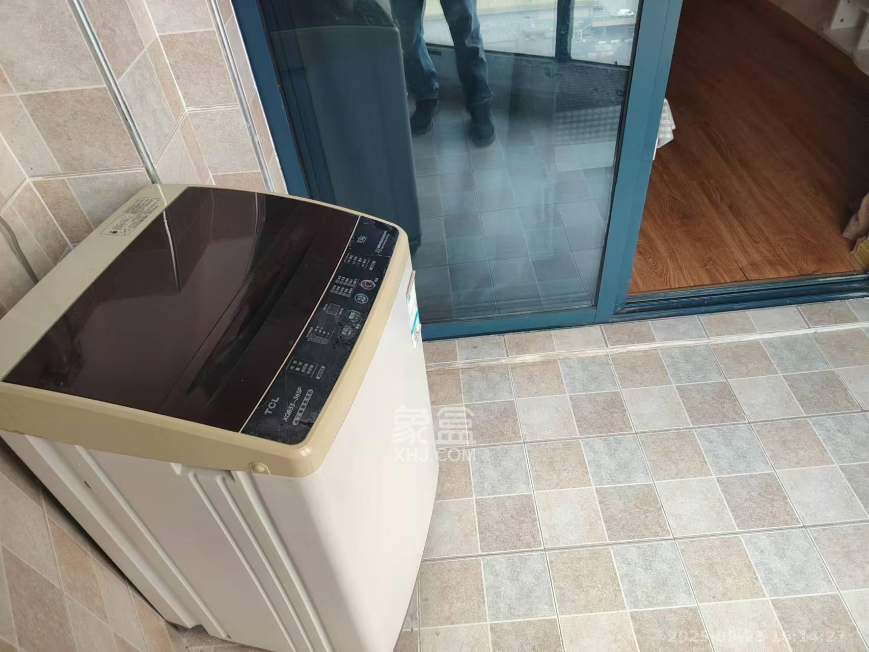 绿地中央广场 1室0厅1卫 1500.0元/月 绿地中央广场 1室0厅1卫 1500.0元/月室内图