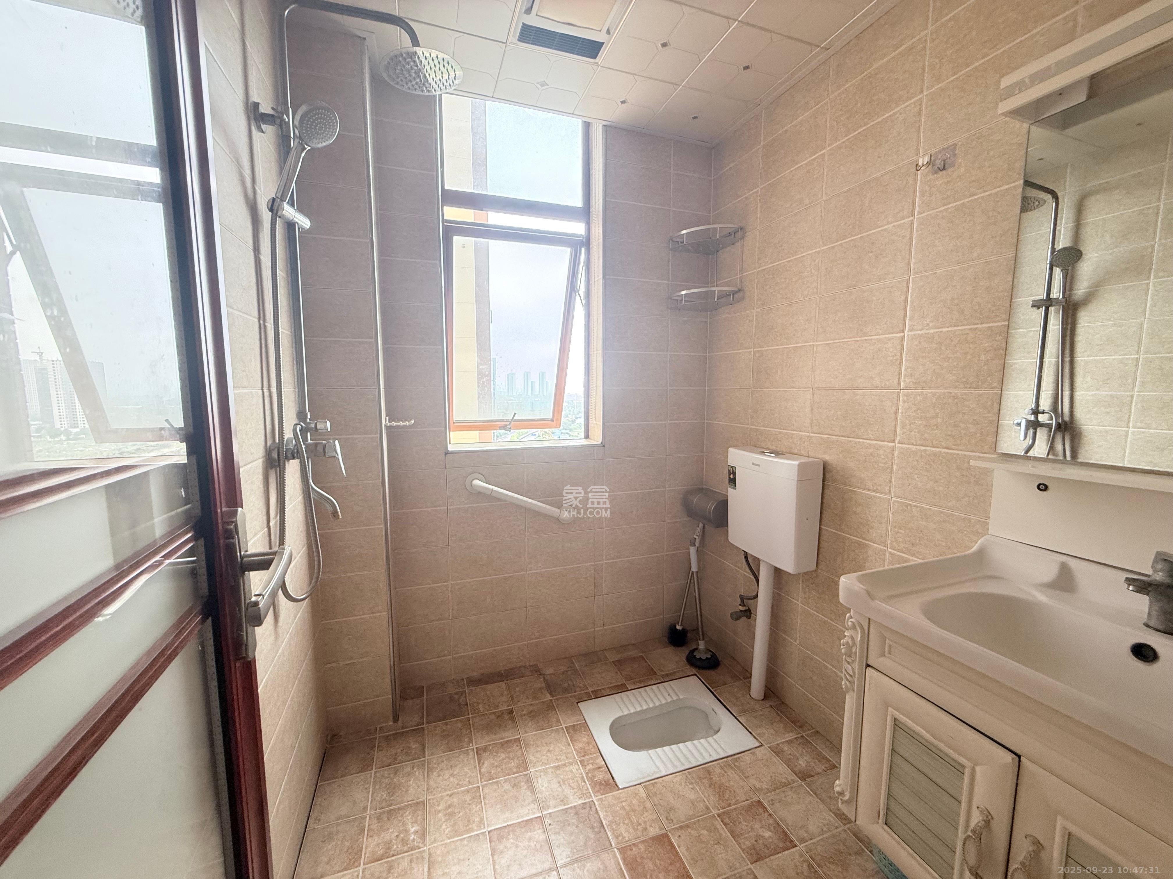 万里时代 2室1厅1卫 2200.0元/月 万里时代 2室1厅1卫 2200.0元/月室内图