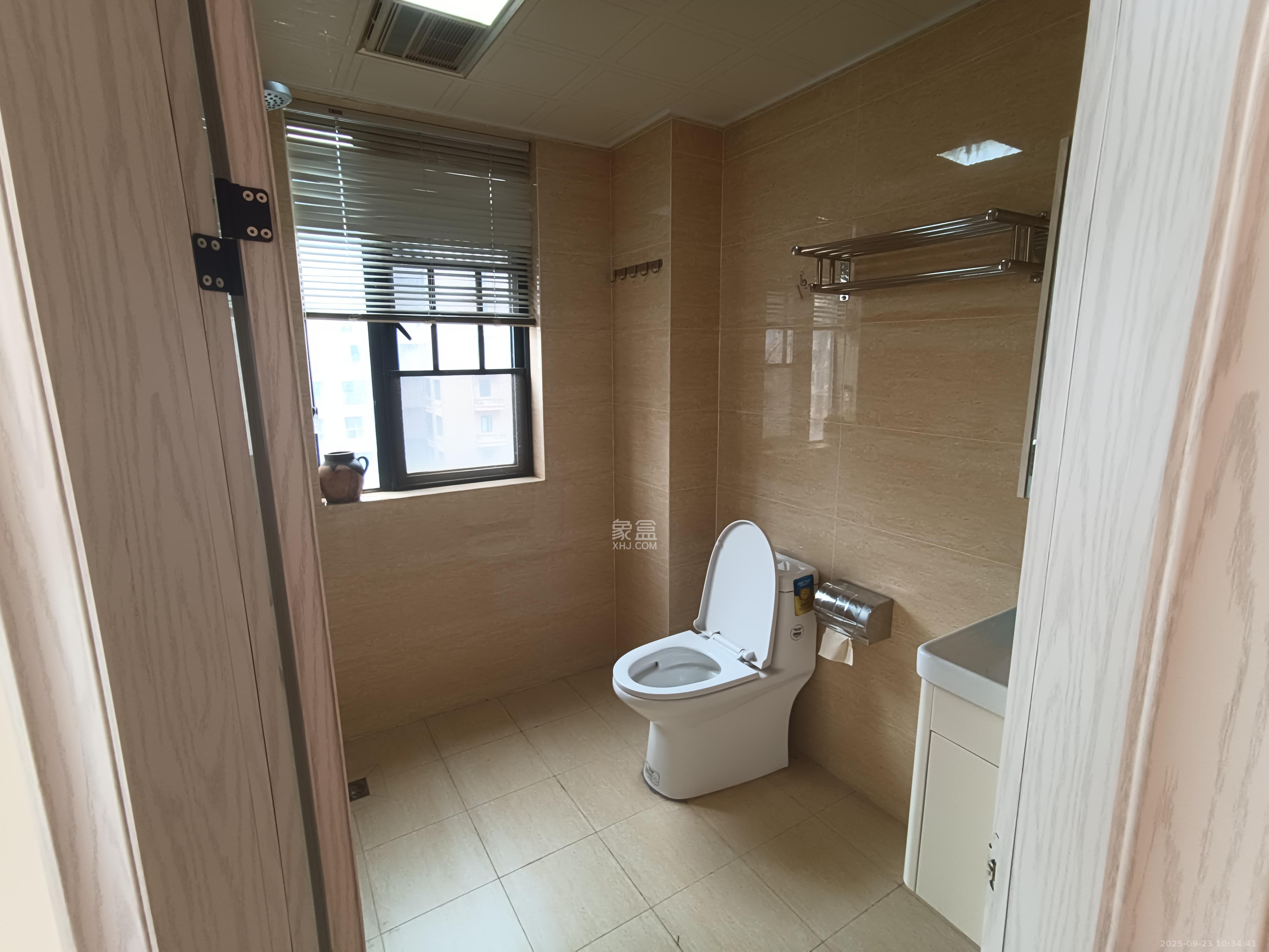 邦盛水岸御园  3室2厅2卫    1960.0元/月室内图