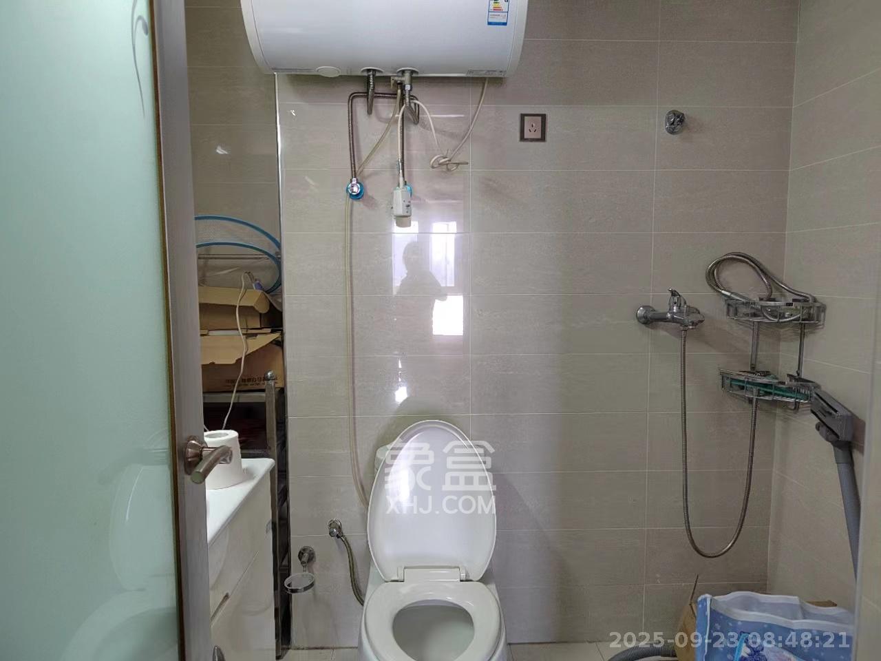 天翔新新家园 3室2厅2卫 2600.0元/月 天翔新新家园 3室2厅2卫 2600.0元/月室内图