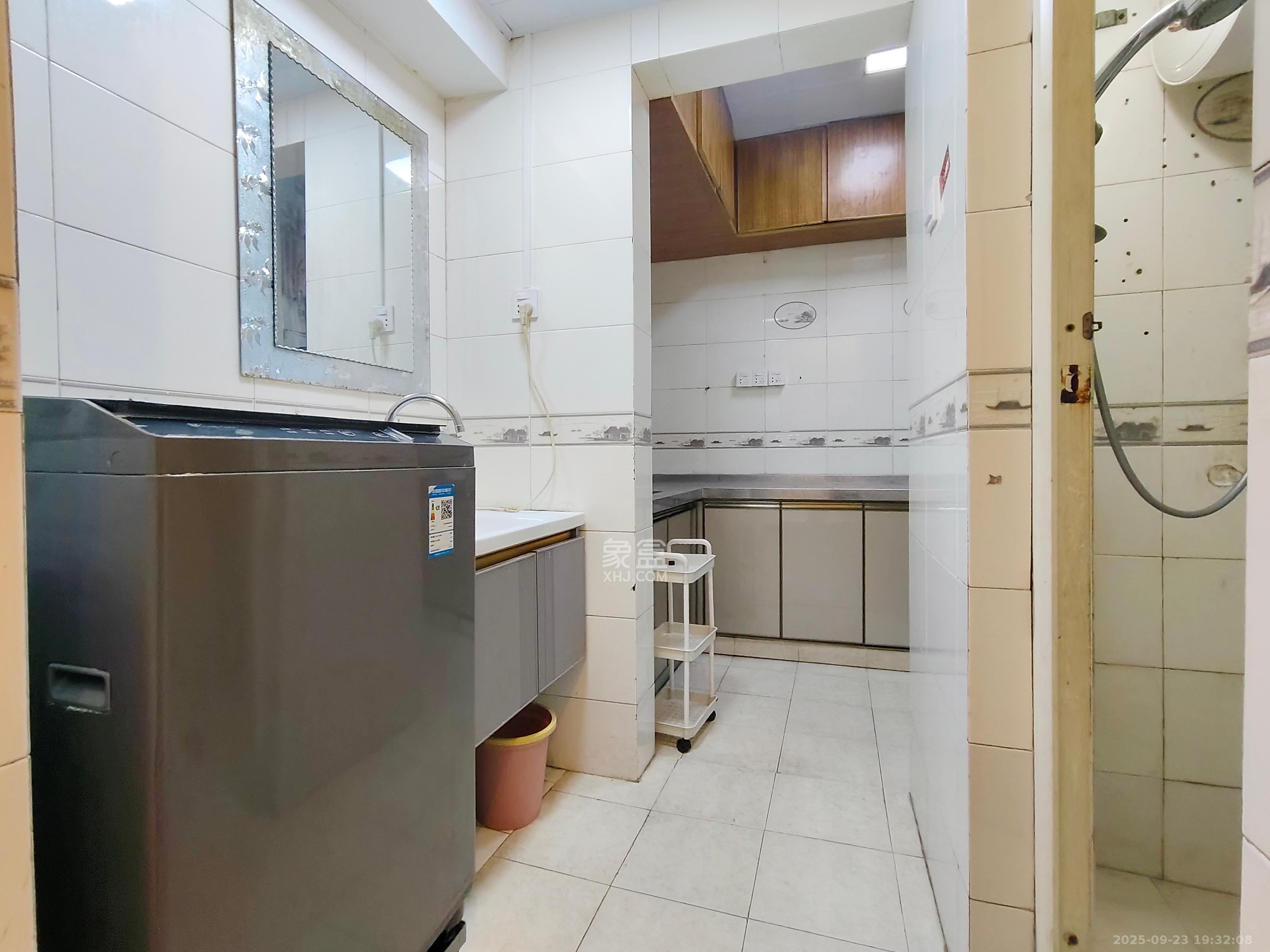 马王堆商贸城  2室1厅1卫    1300.0元/月室内图