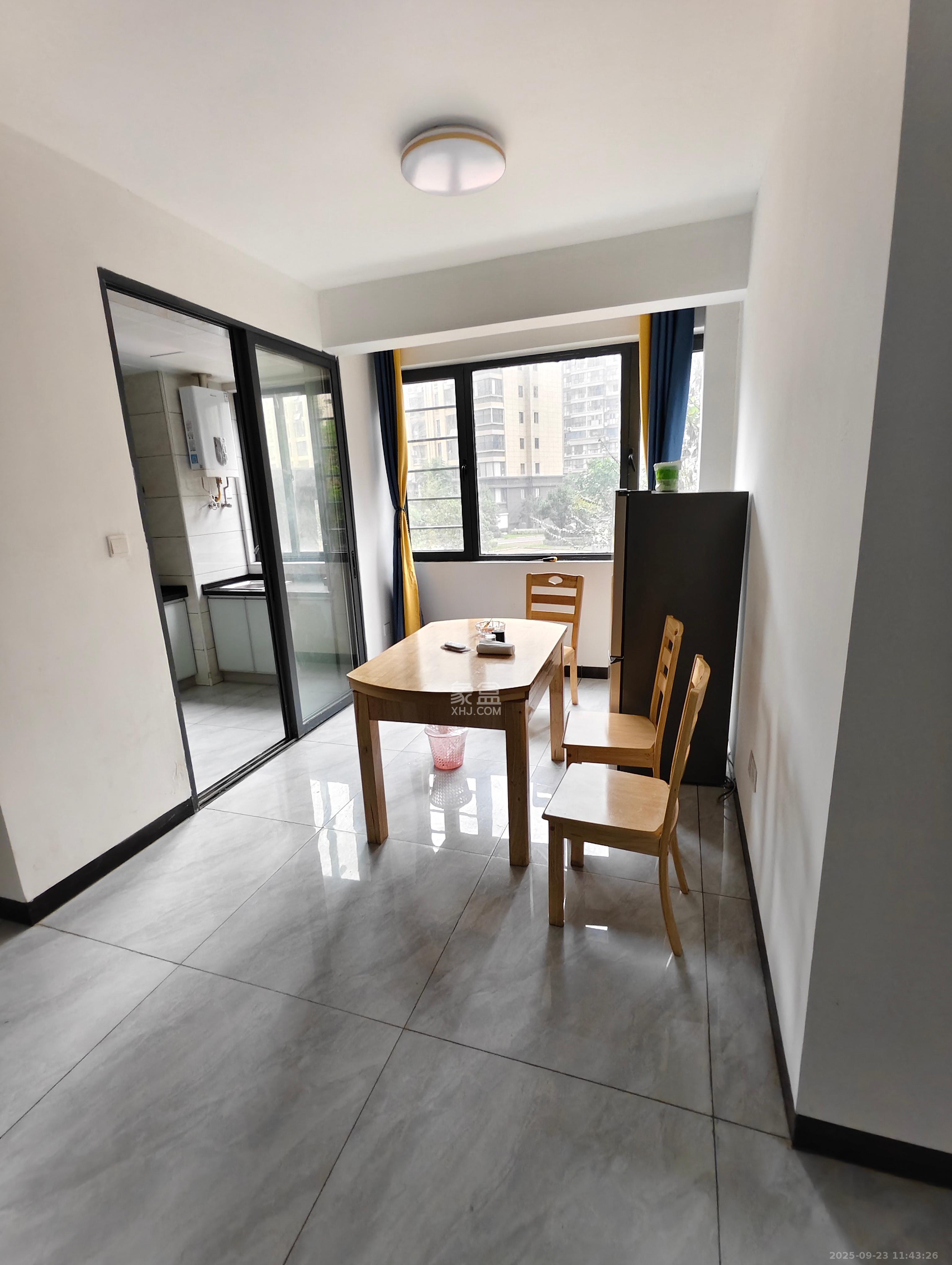 明发阅江悦府 4室2厅2卫 2500.0元/月 明发阅江悦府 4室2厅2卫 2500.0元/月室内图