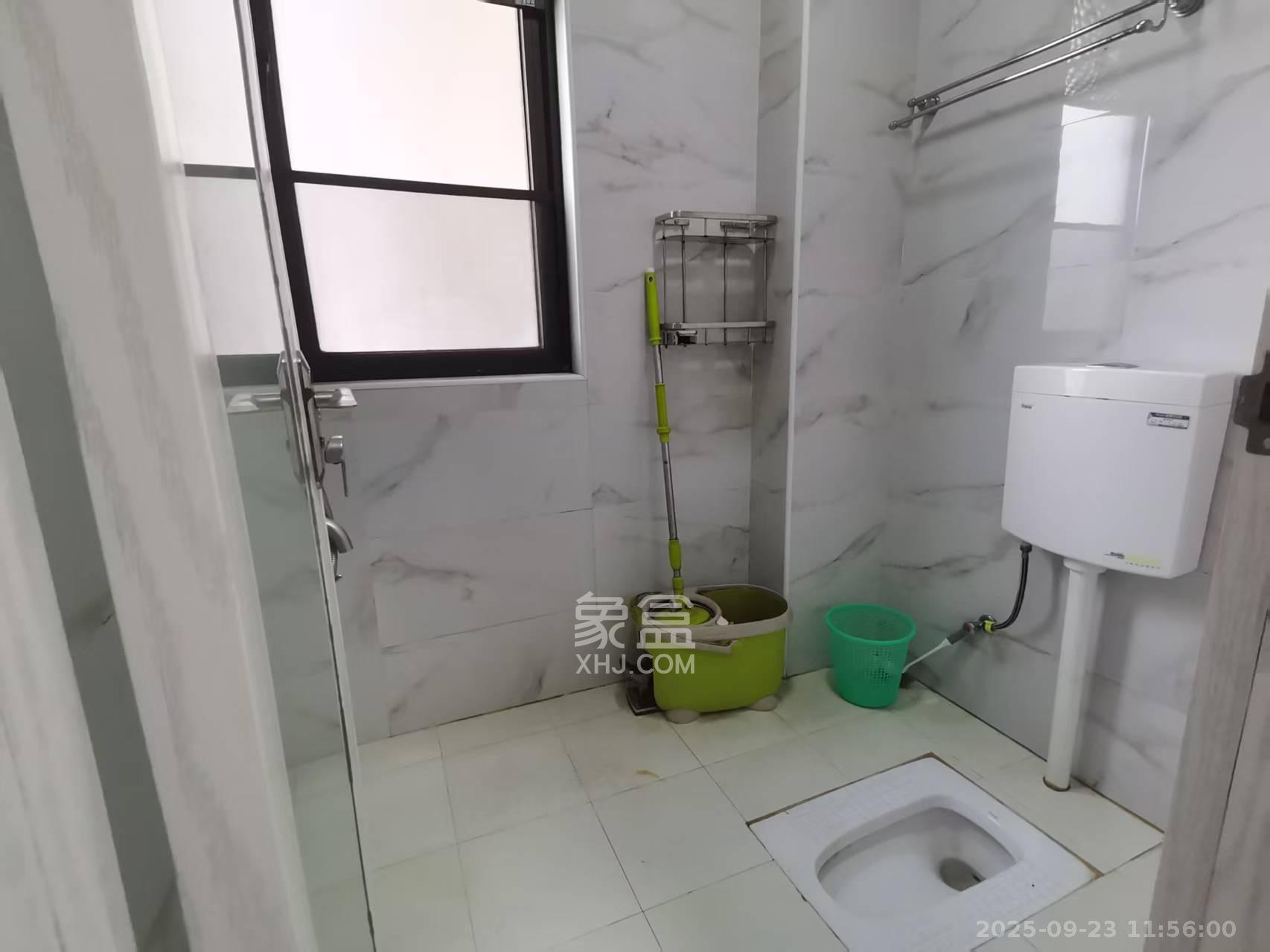 金茂梅溪湖 3室2厅1卫 2500.0元/月 金茂梅溪湖 3室2厅1卫 2500.0元/月室内图