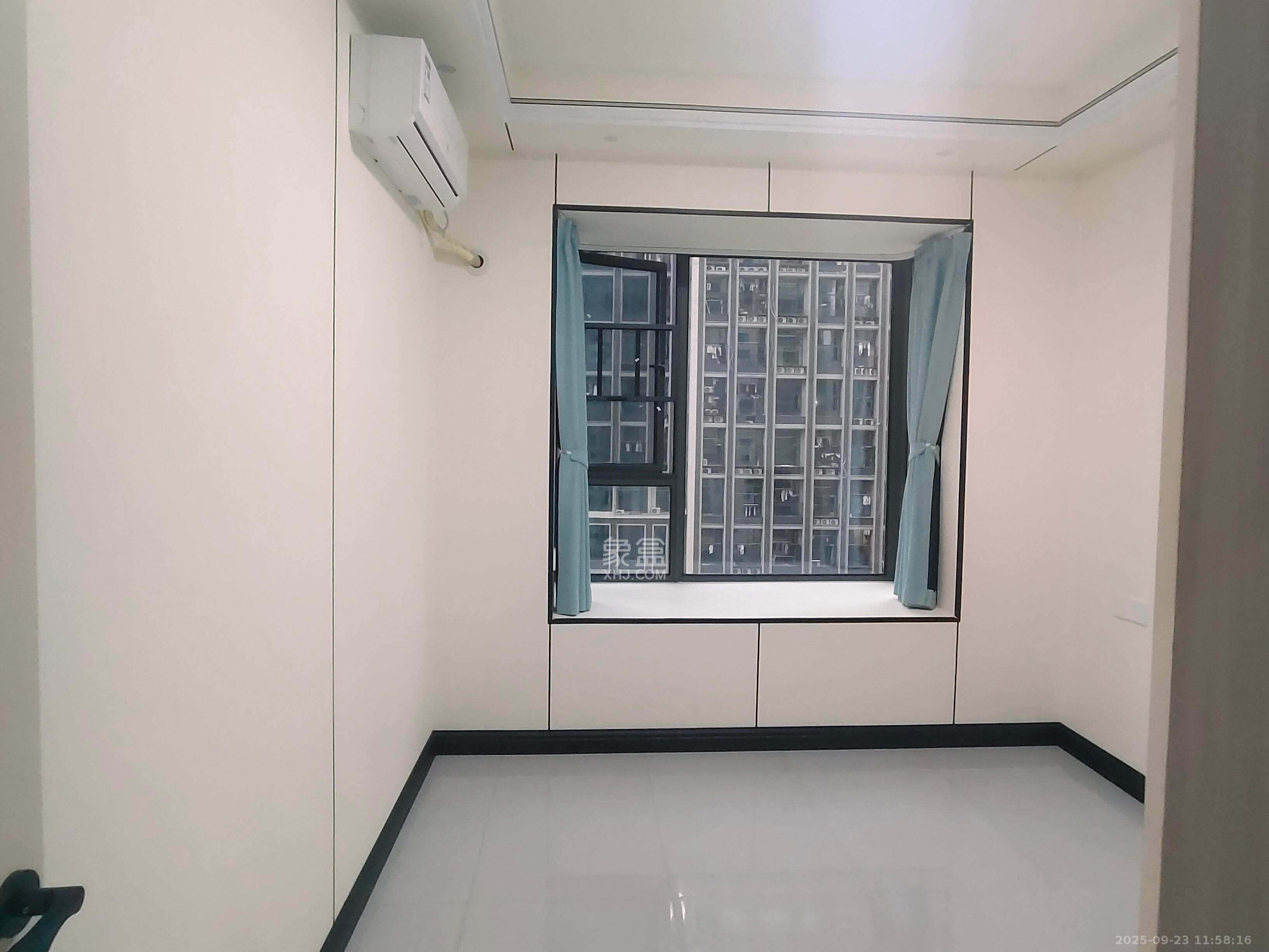 岭福家苑(天心佳苑) 4室2厅2卫 4300.0元/月 岭福家苑(天心佳苑) 4室2厅2卫 4300.0元/月室内图