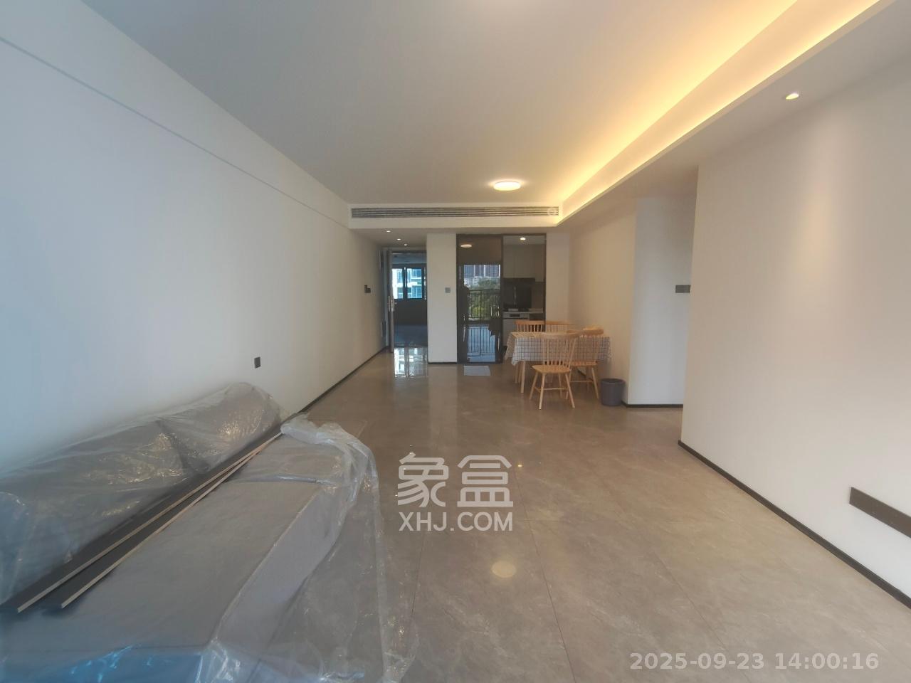 轨道万科悦府  3室2厅2卫    3300.0元/月