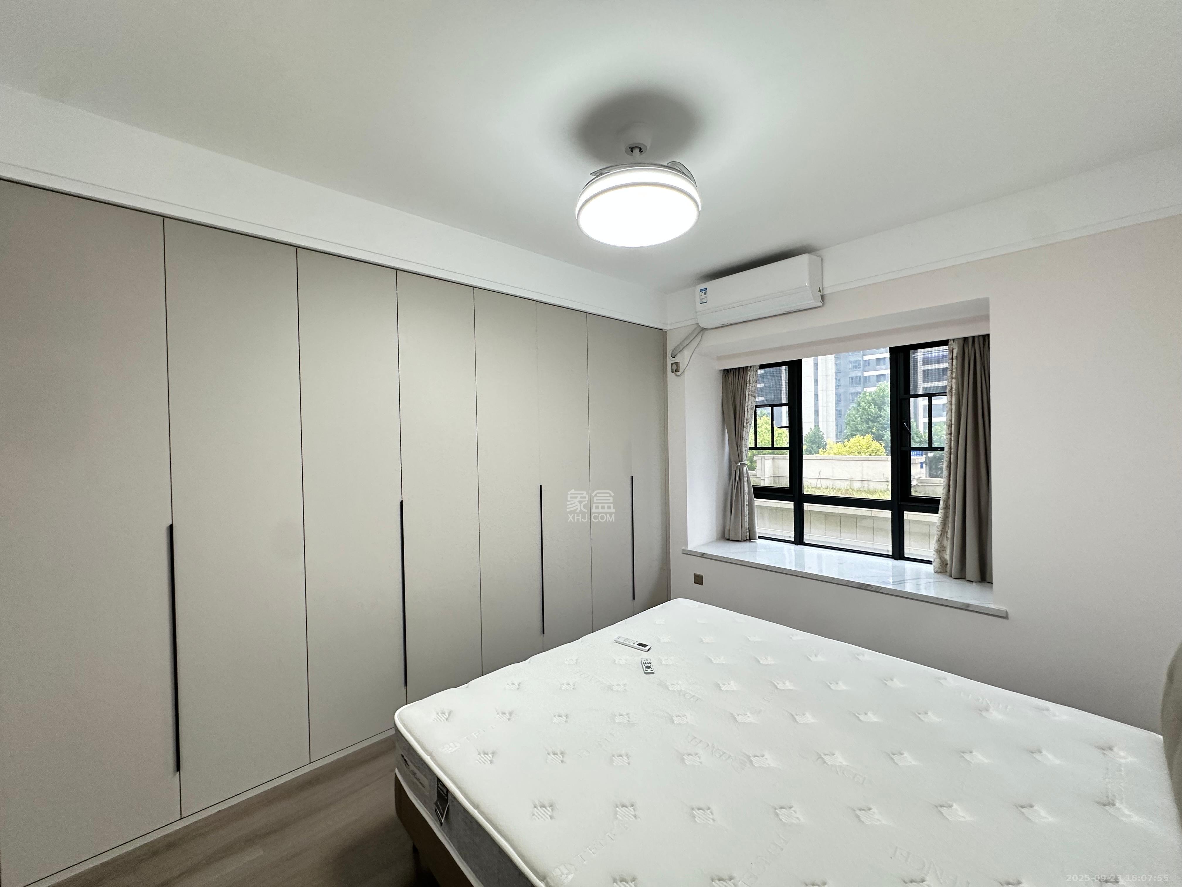 振业城四期  4室2厅2卫    5000.0元/月室内图