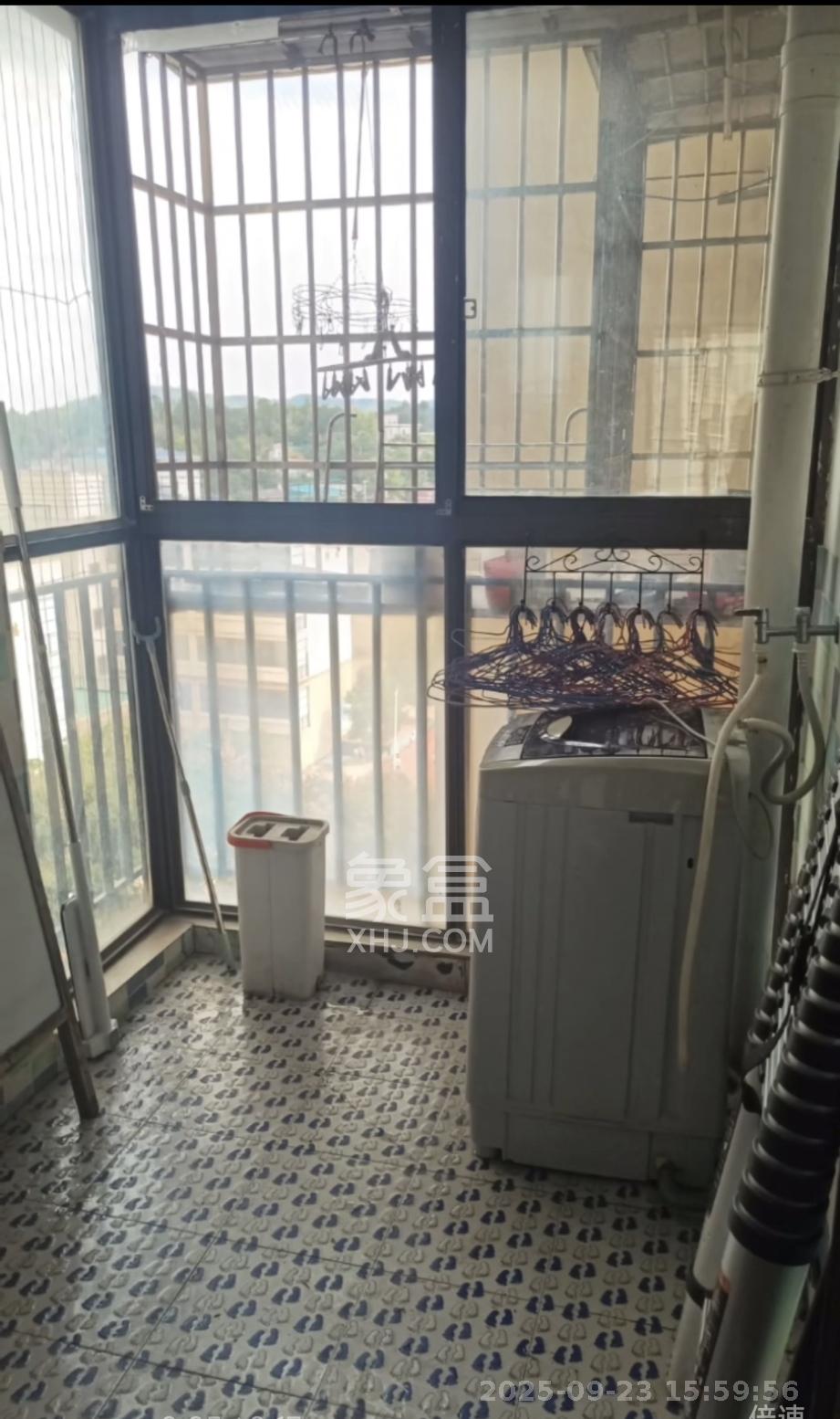 佳兆业水岸新都 3室2厅1卫 1500.0元/月 佳兆业水岸新都 3室2厅1卫 1500.0元/月室内图