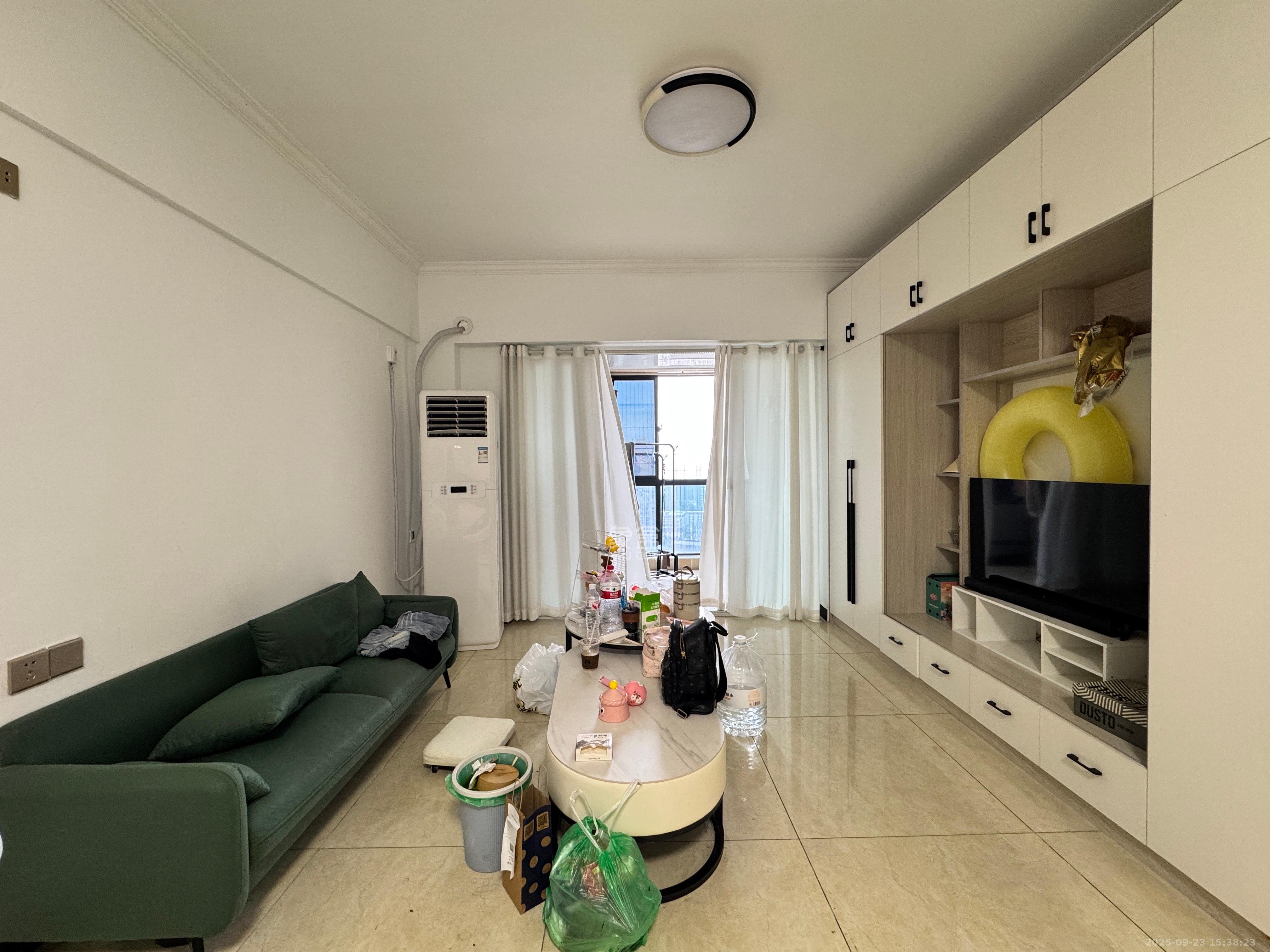 山水湾 1室1厅1卫 1350.0元/月 山水湾 1室1厅1卫 1350.0元/月室内图