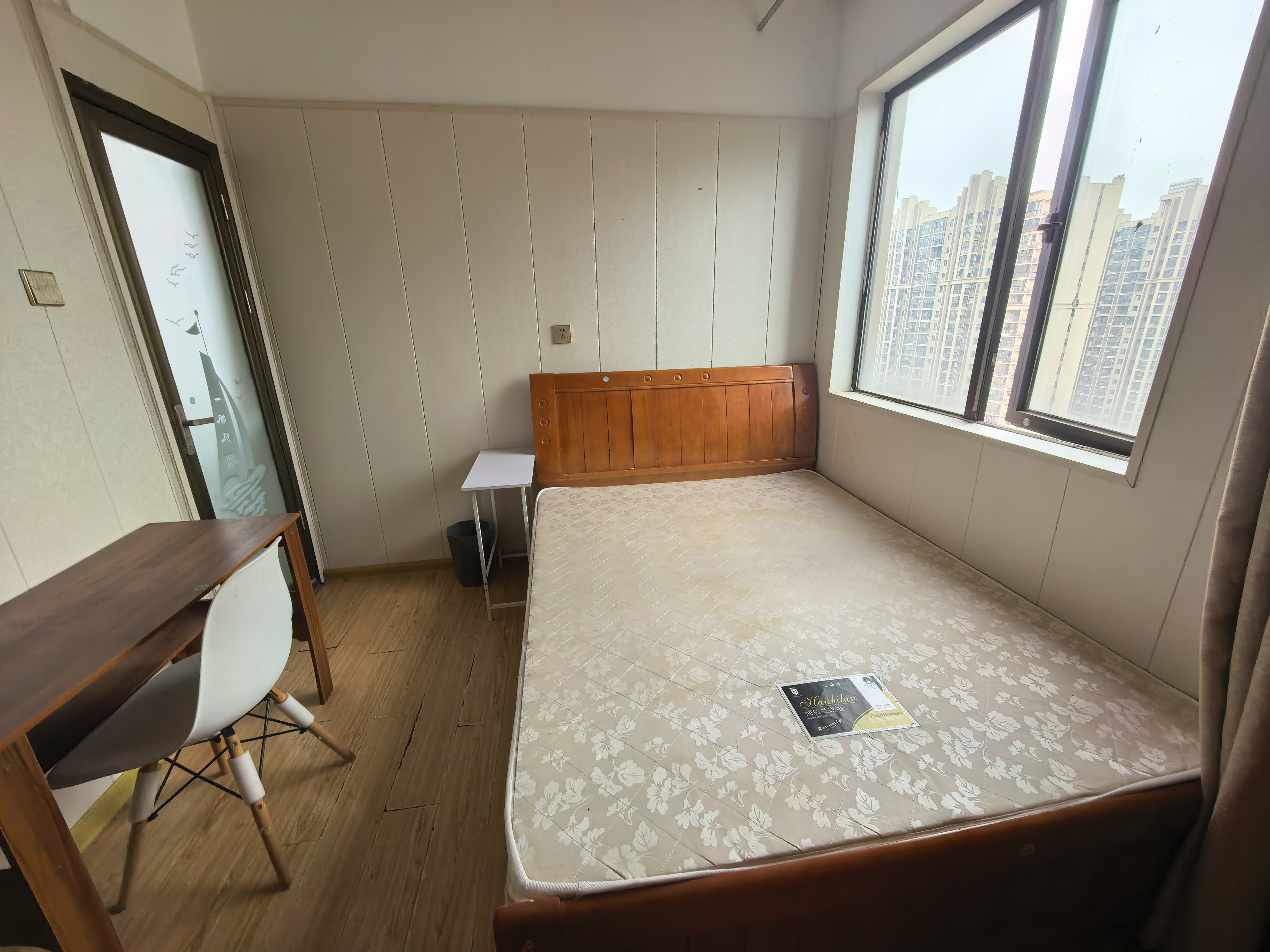 华润置地广场二期 3室2厅3卫 2000.0元/月 华润置地广场二期 3室2厅3卫 2000.0元/月户型图