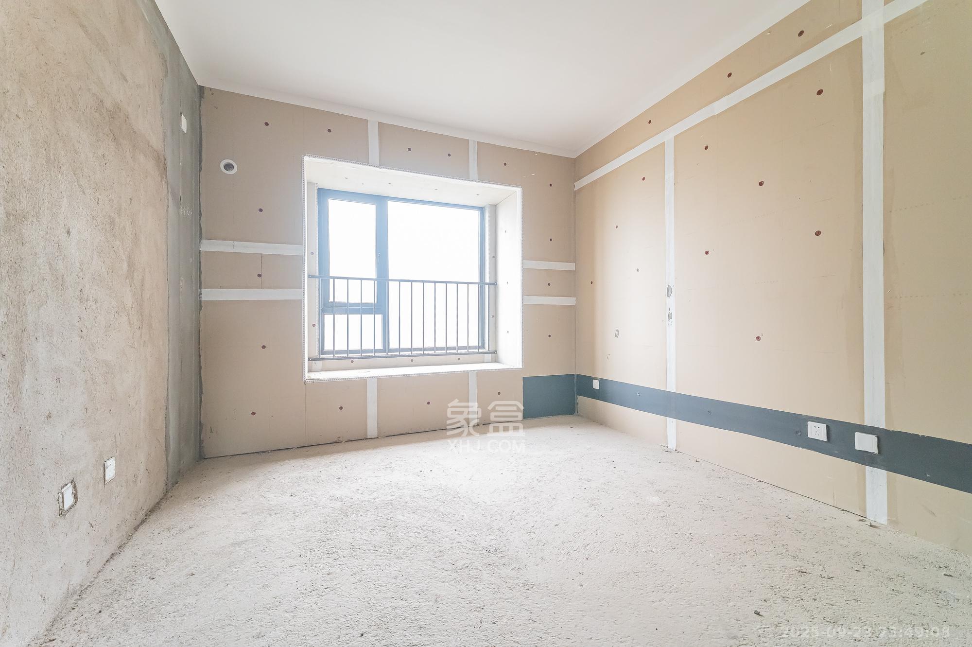 旭辉美的东樾城  4室2厅2卫    101.8万其他