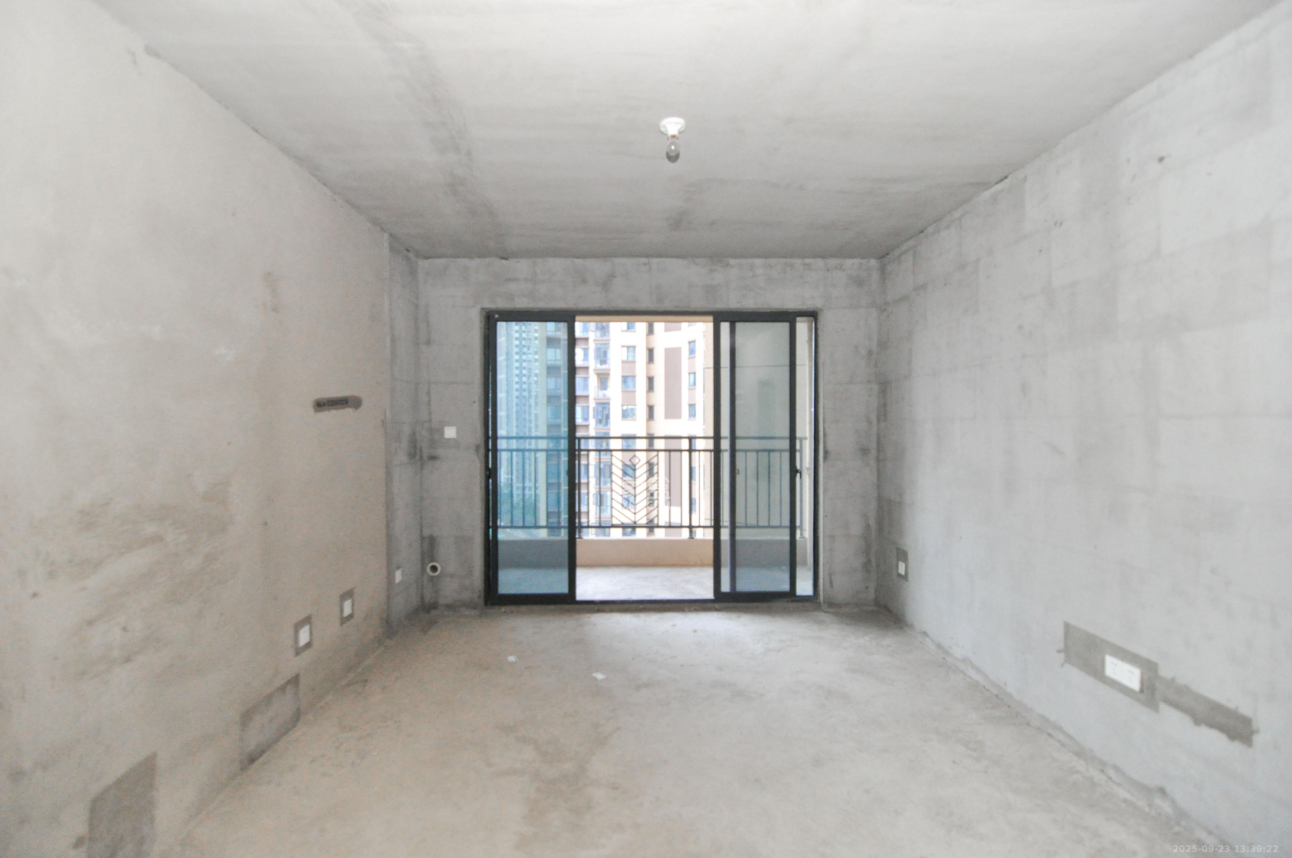 振业城三期  4室2厅2卫    139.0万 振业城三期  4室2厅2卫    139.0万