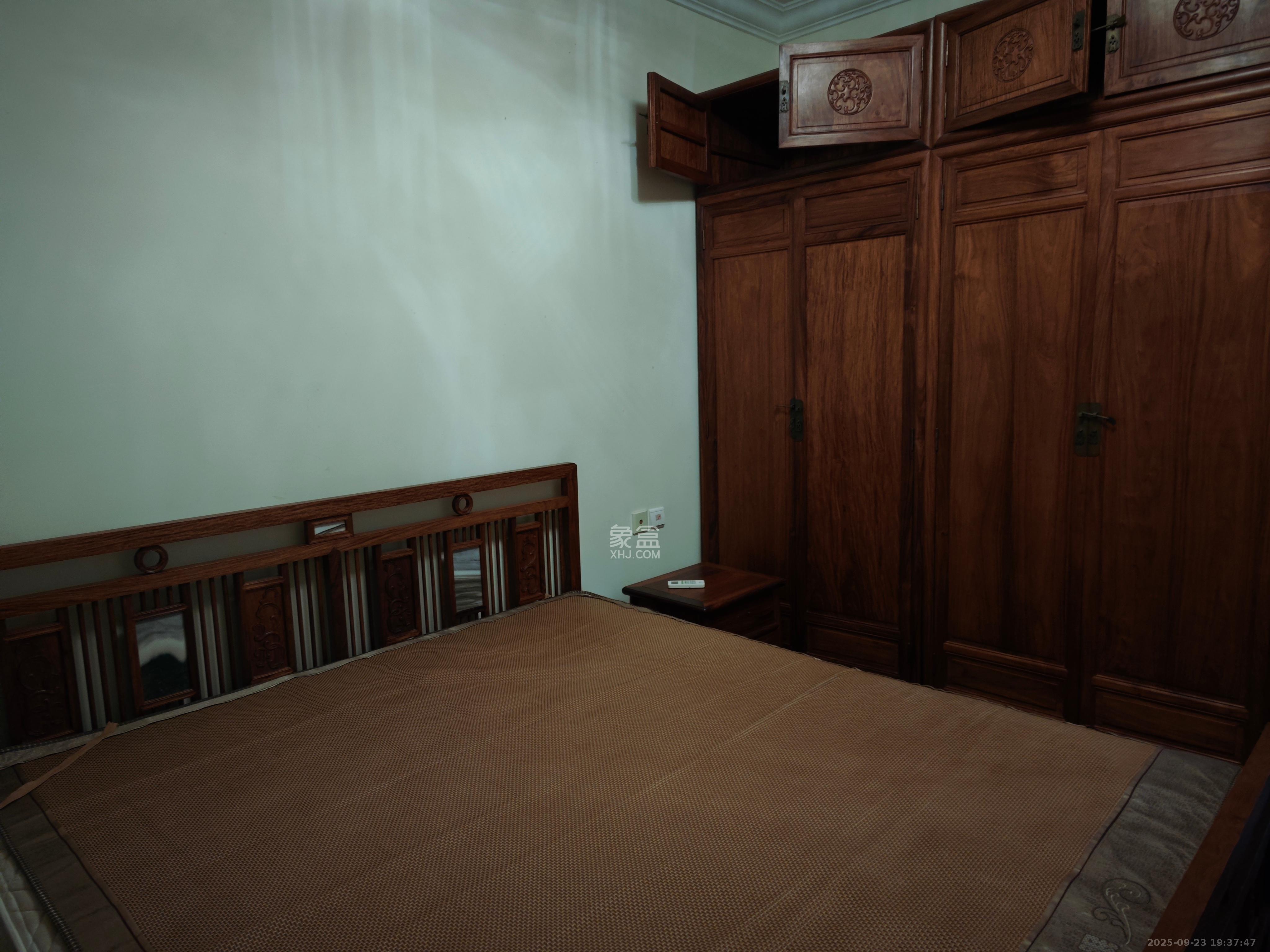 恒大华府 2室2厅2卫 2400.0元/月 恒大华府 2室2厅2卫 2400.0元/月室内图