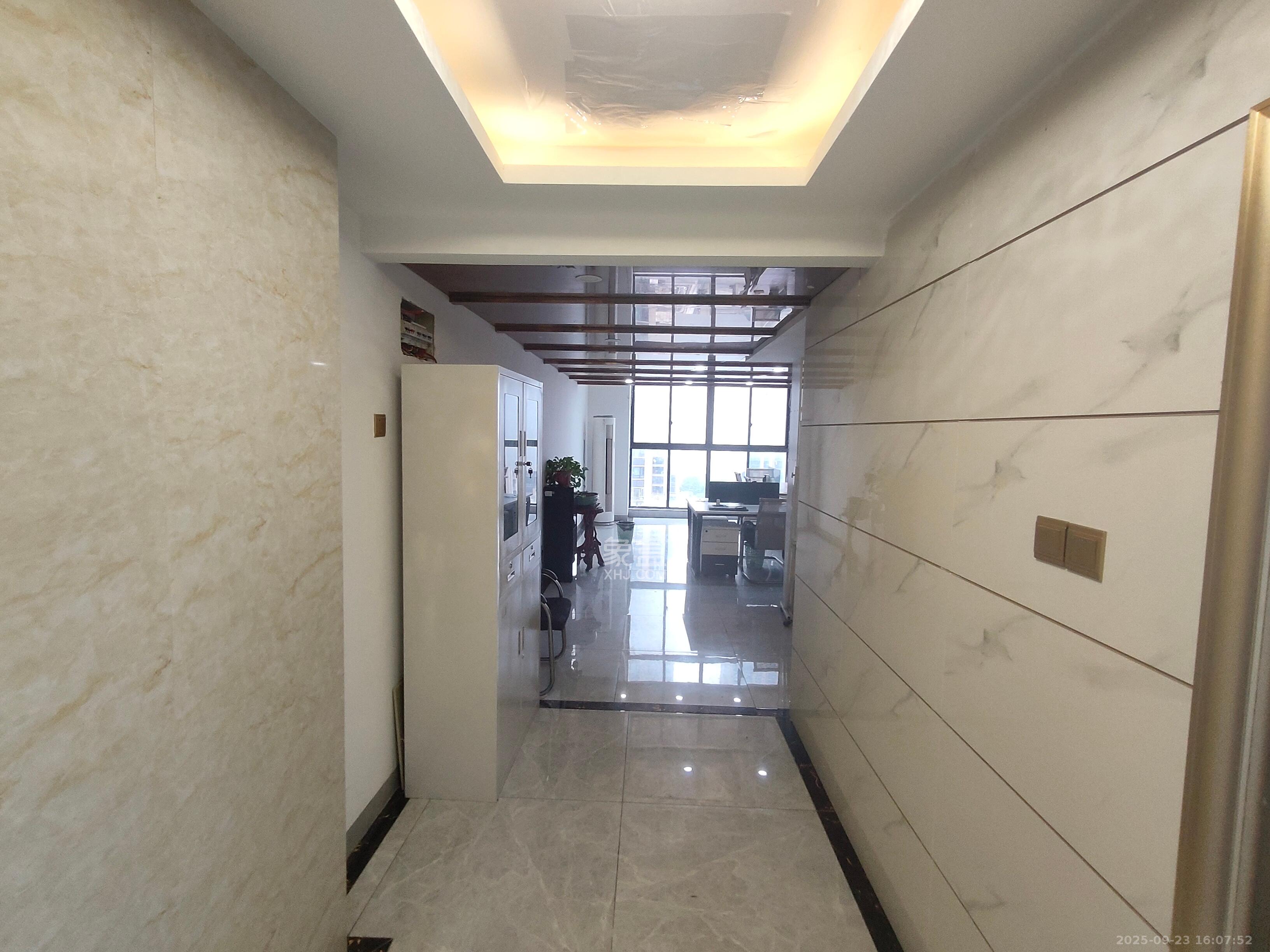 金科时代中心  1室1厅1卫    2000.0元/月室内图