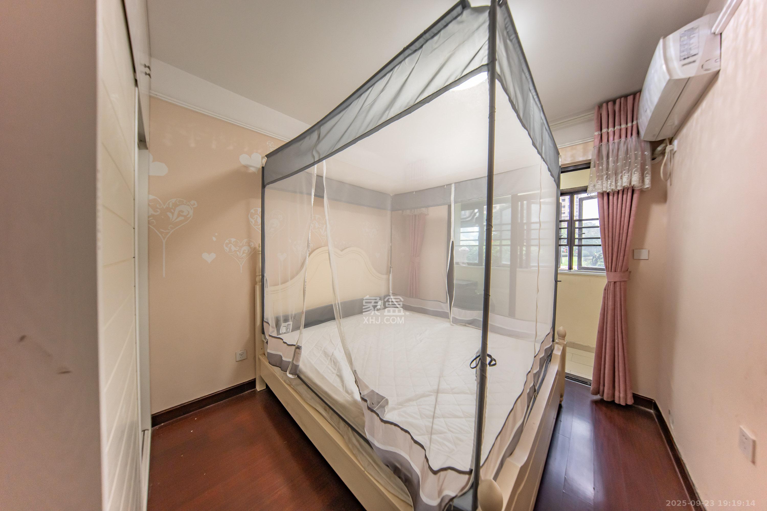 中海国际三期 3室2厅2卫 2400.0元/月 中海国际三期 3室2厅2卫 2400.0元/月室内图