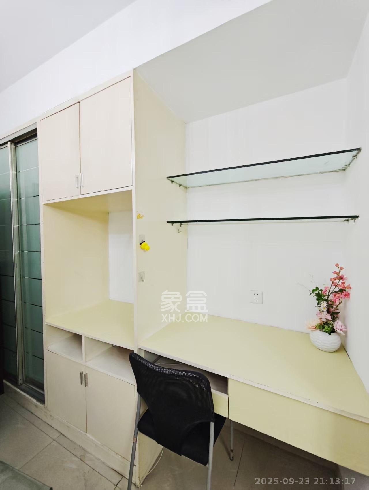 东一国际  1室1厅1卫    1500.0元/月室内图