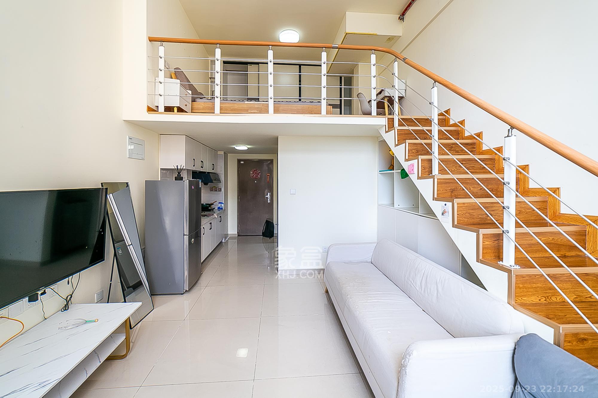 荣盛花语书苑  1室1厅1卫    33.8万客厅