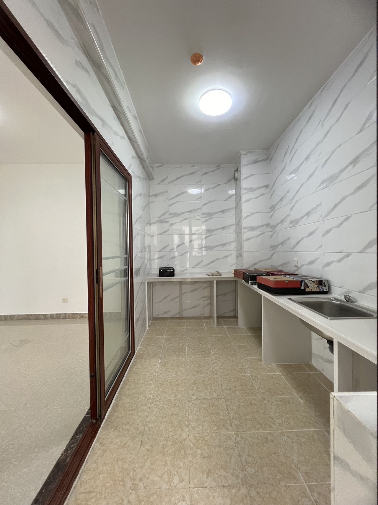 新琼雅苑 4室2厅2卫 135.0万 新琼雅苑 4室2厅2卫 135.0万客厅