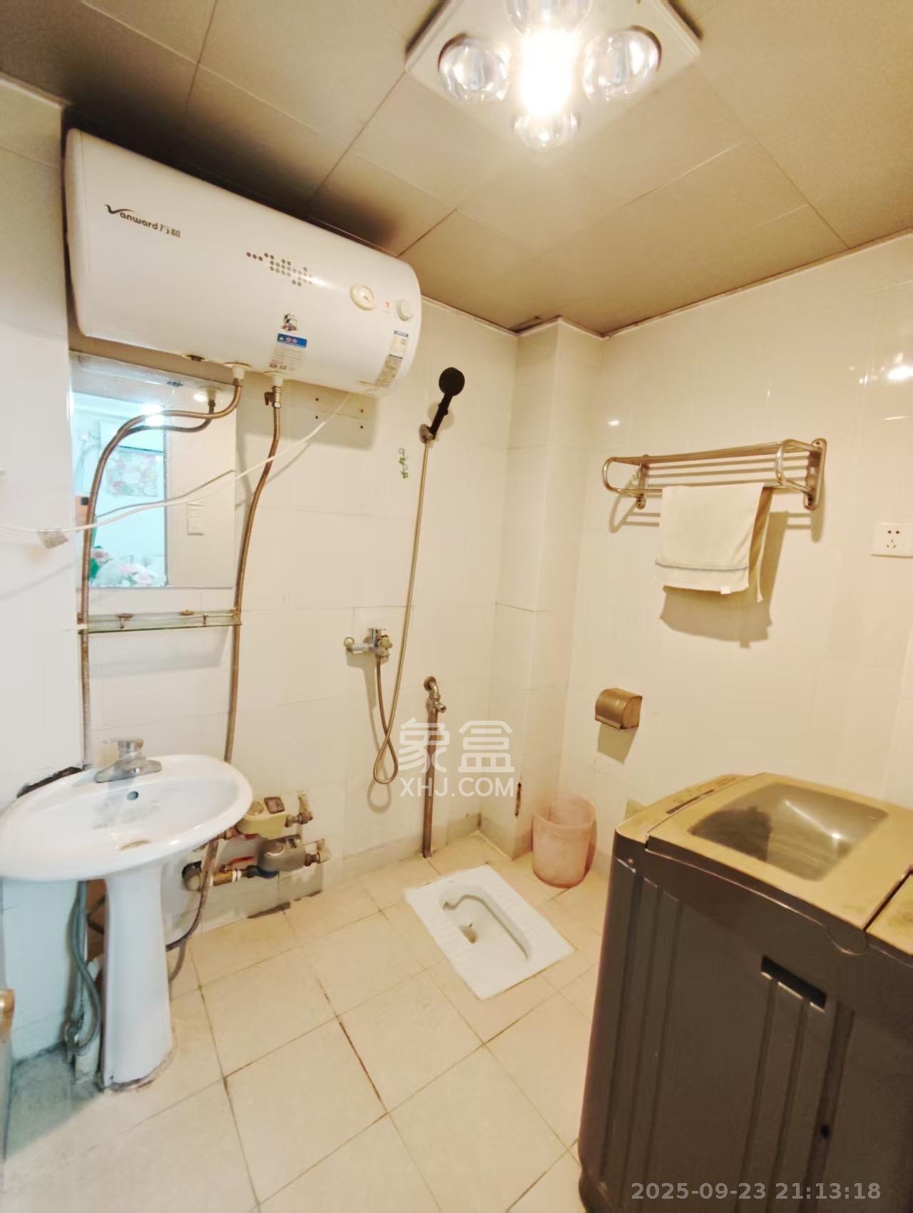 东一国际  1室1厅1卫    1500.0元/月室内图