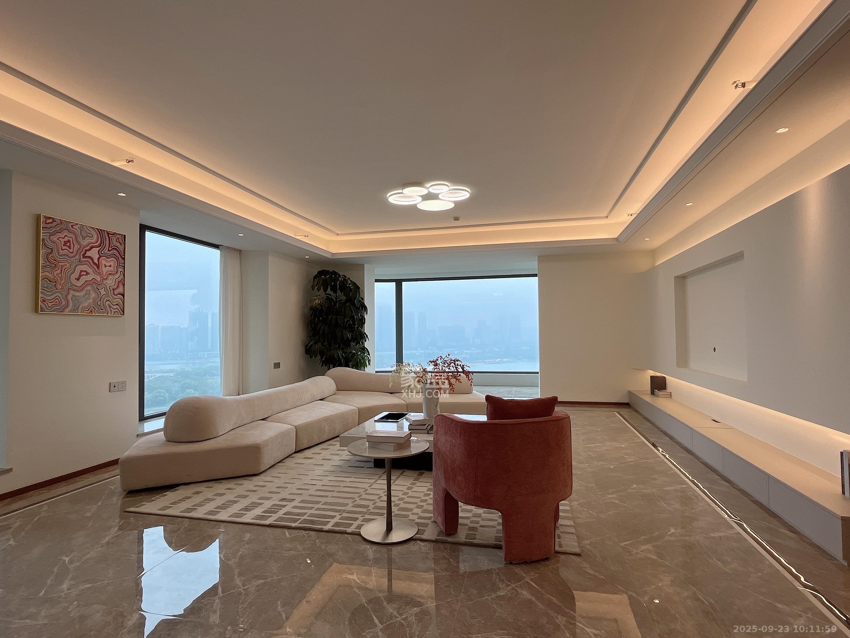 江山印  5室2厅3卫    24800.0元/月室内图