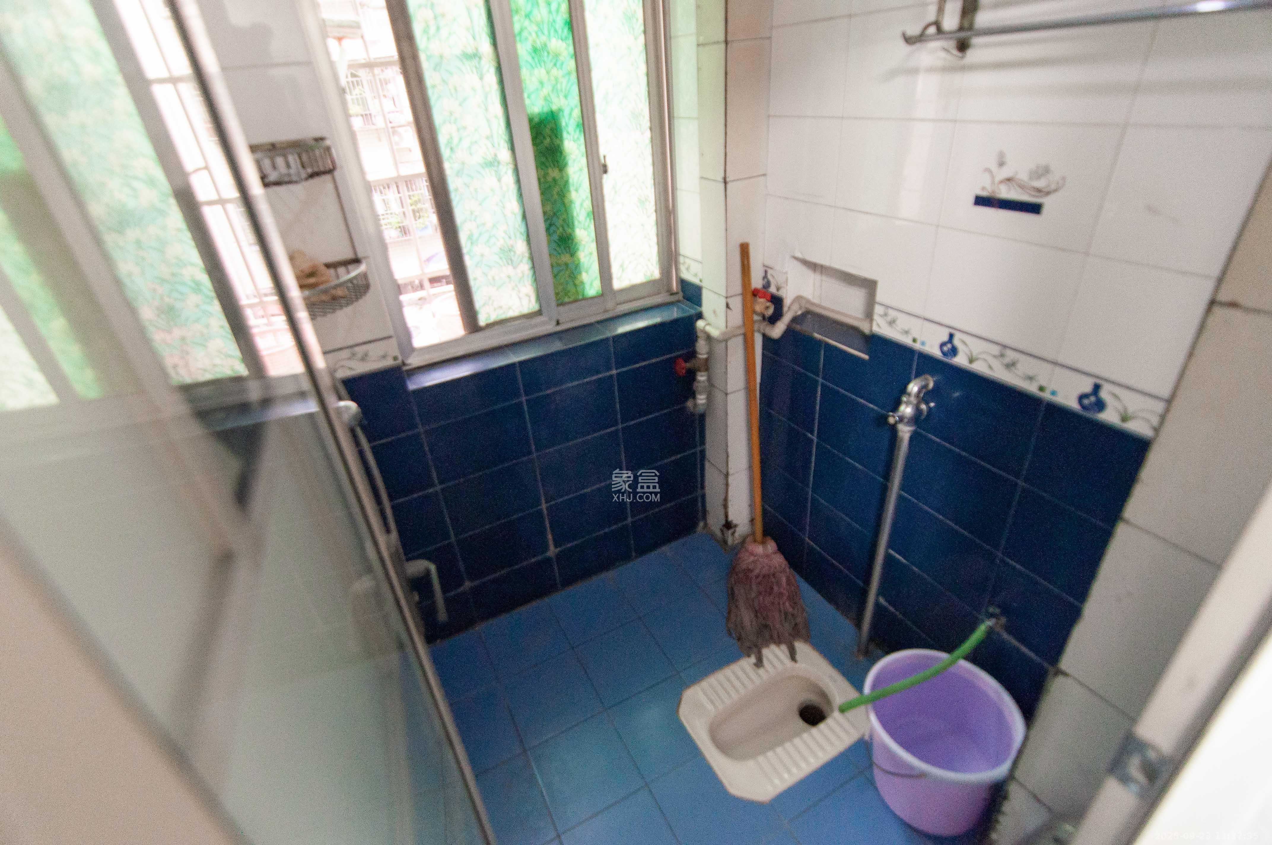 兰亭居  3室2厅2卫    72.0万卫生间